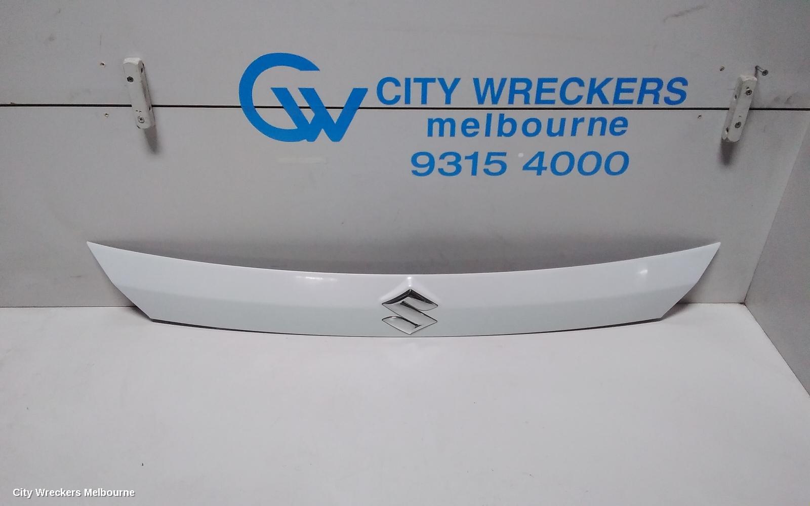 SUZUKI VITARA REAR GARNISH, TAILGATE GARNISH (CENTRE), VITARA, LY (VIN TSM), NON BUTTON TYPE, 06/2015 ONWARDS