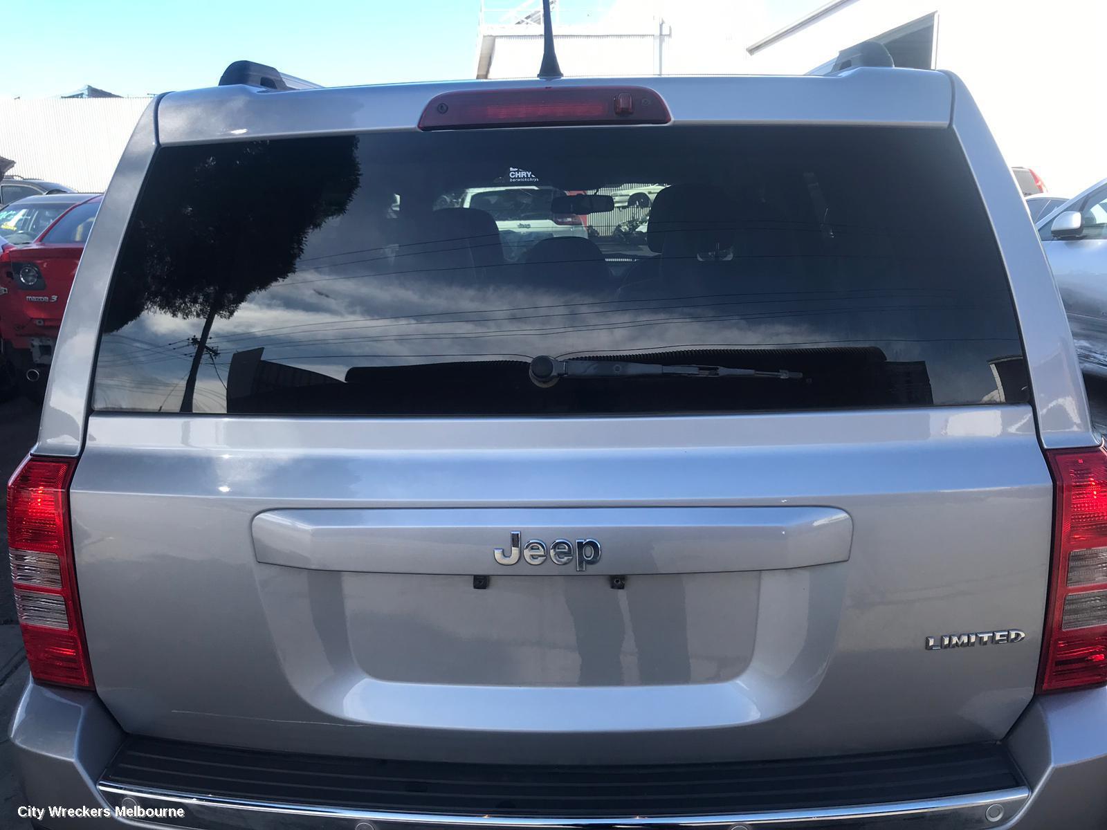 JEEP PATRIOT RIGHT REAR DOOR, MK, LOWER MOULD CLIP IN TYPE, 09/2009 - 12/2016