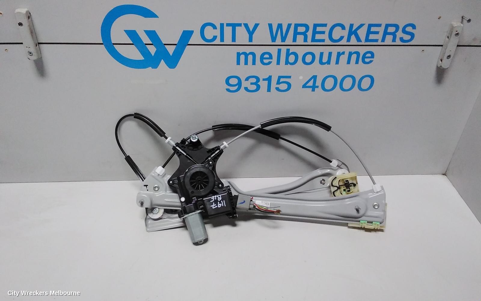 HOLDEN COMMODORE RIGHT FRONT WINDOW REG/MOTOR, ZB, 10/2017 - 12/2020
