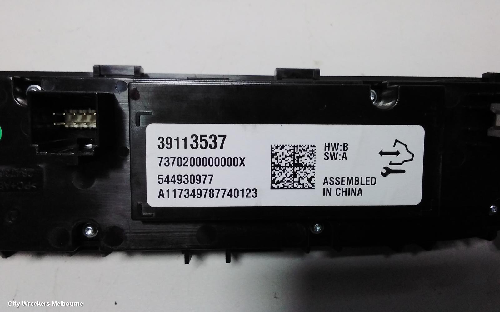 HOLDEN COMMODORE HEATER/AC CONTROLS, DUAL CLIMATE CONTROL, NON HEATED SEAT TYPE, ZB, 10/2017 - 12/2020