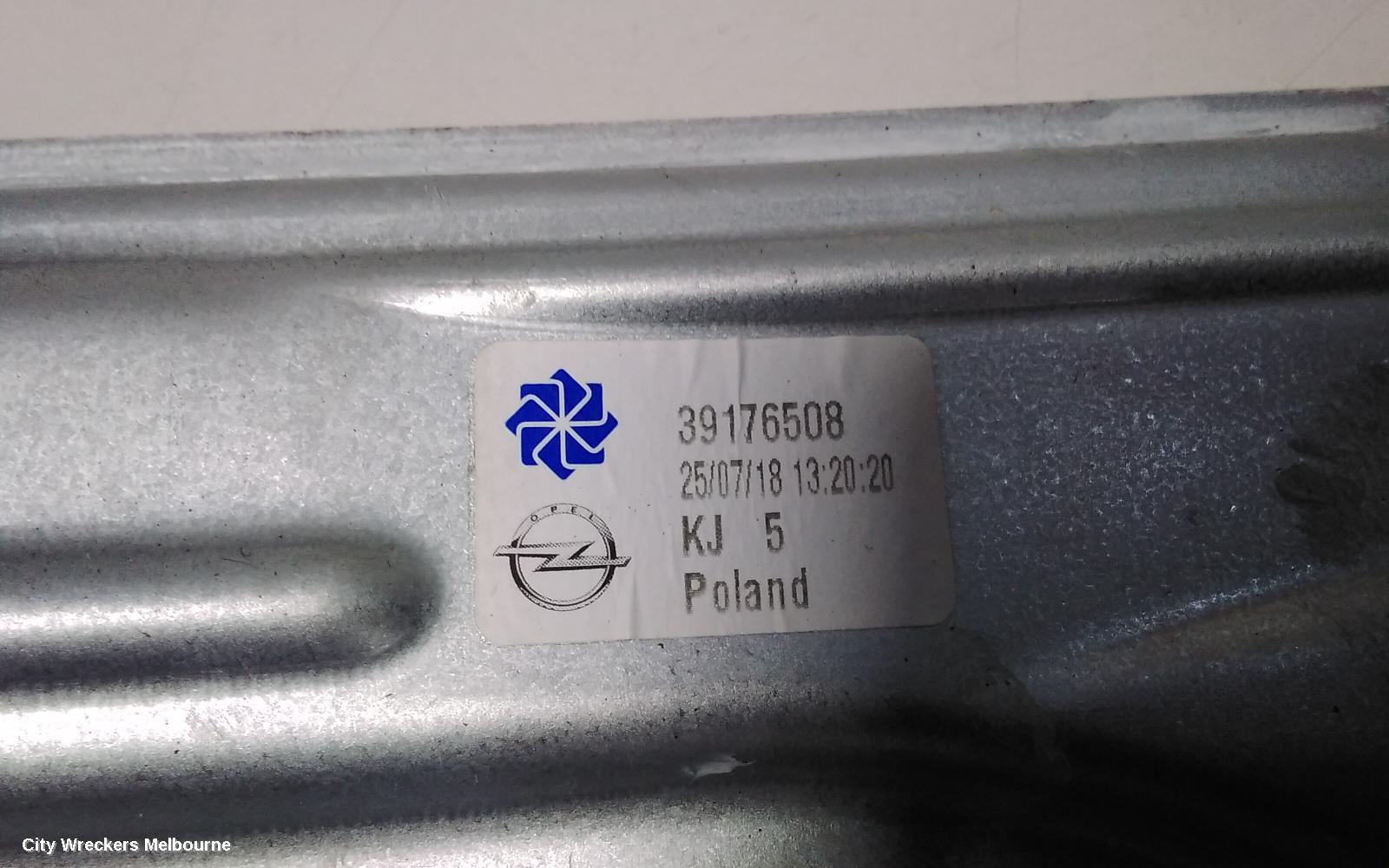 HOLDEN COMMODORE RIGHT REAR WND REG/MOTOR, ZB, 10/2017 - 12/2020