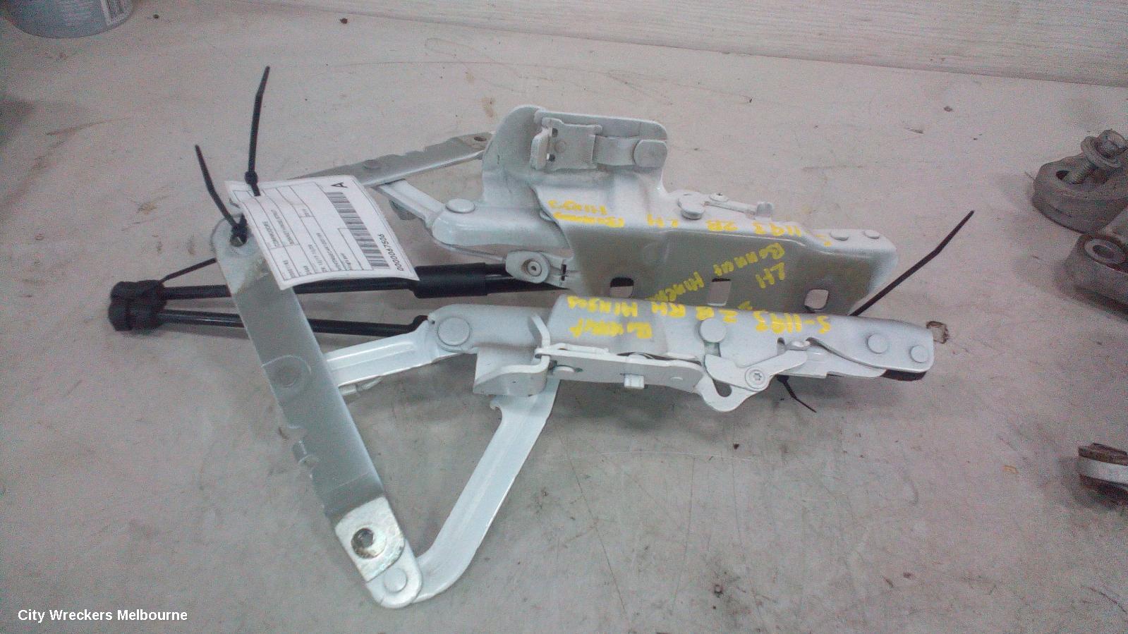 HOLDEN COMMODORE BONNET HINGE/STRUT, ZB, 10/2017 - 12/2020