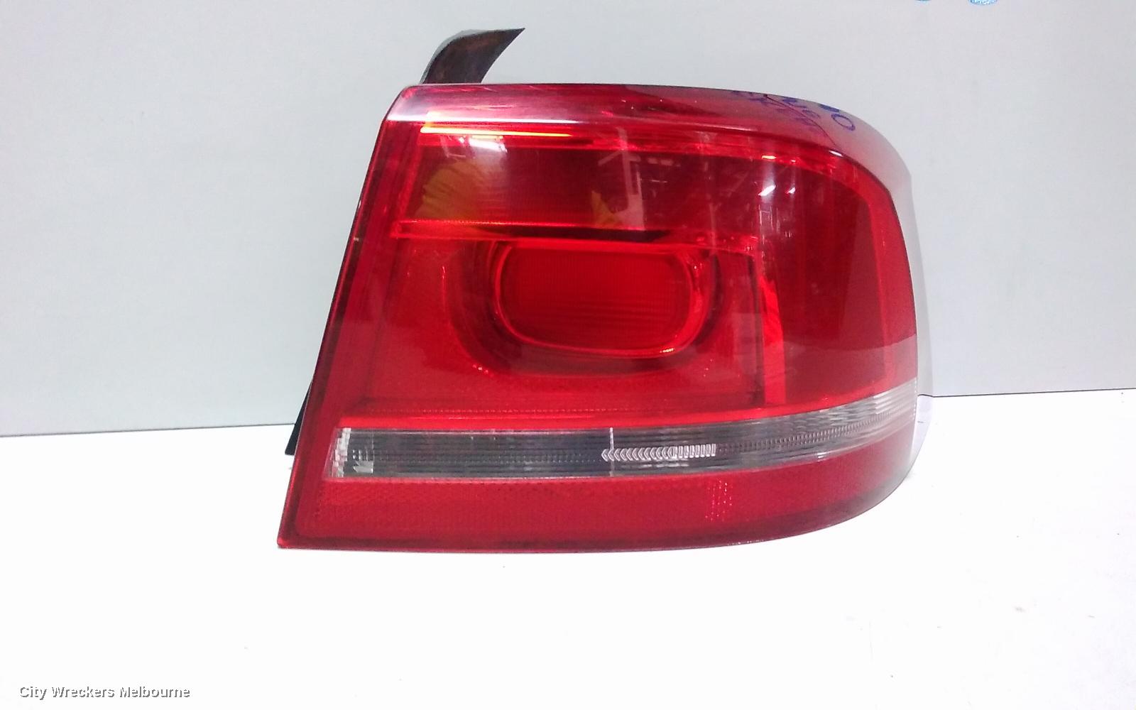 VOLKSWAGEN PASSAT RIGHT TAILLIGHT, 3C/MK6 B7, SEDAN, NON LED TYPE, 09/2010 - 05/2015