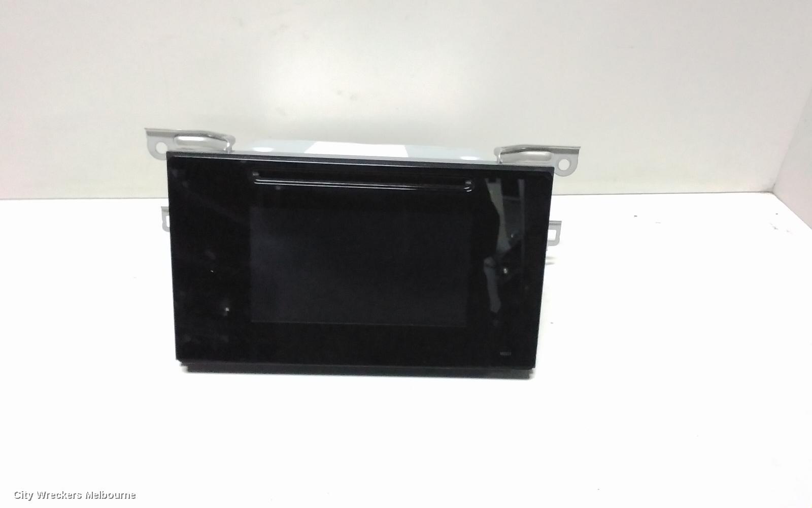 TOYOTA COROLLA RADIO/CD/DVD/SAT/TV, 6.1IN TOUCHSCREEN (P/N ON FACE 100523), ZRE182R, HATCH, 03/2015 - 06/2018