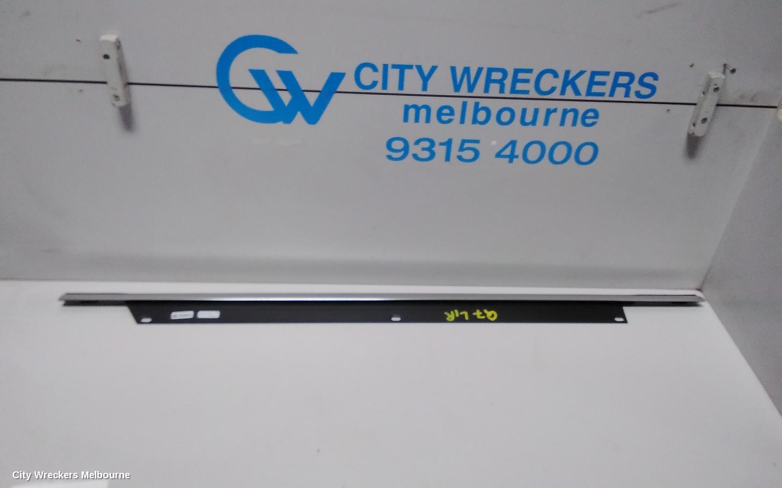 AUDI Q7 DOOR MOULD, LHR WINDOW DOOR MOULD : 67643, 4L, 09/2006 - 08/2015