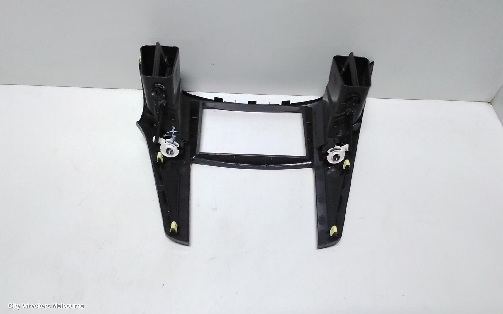 SUBARU LIBERTY, 5TH GEN 09/2009 - 11/2014, CENTER AIRVENT : 67655
