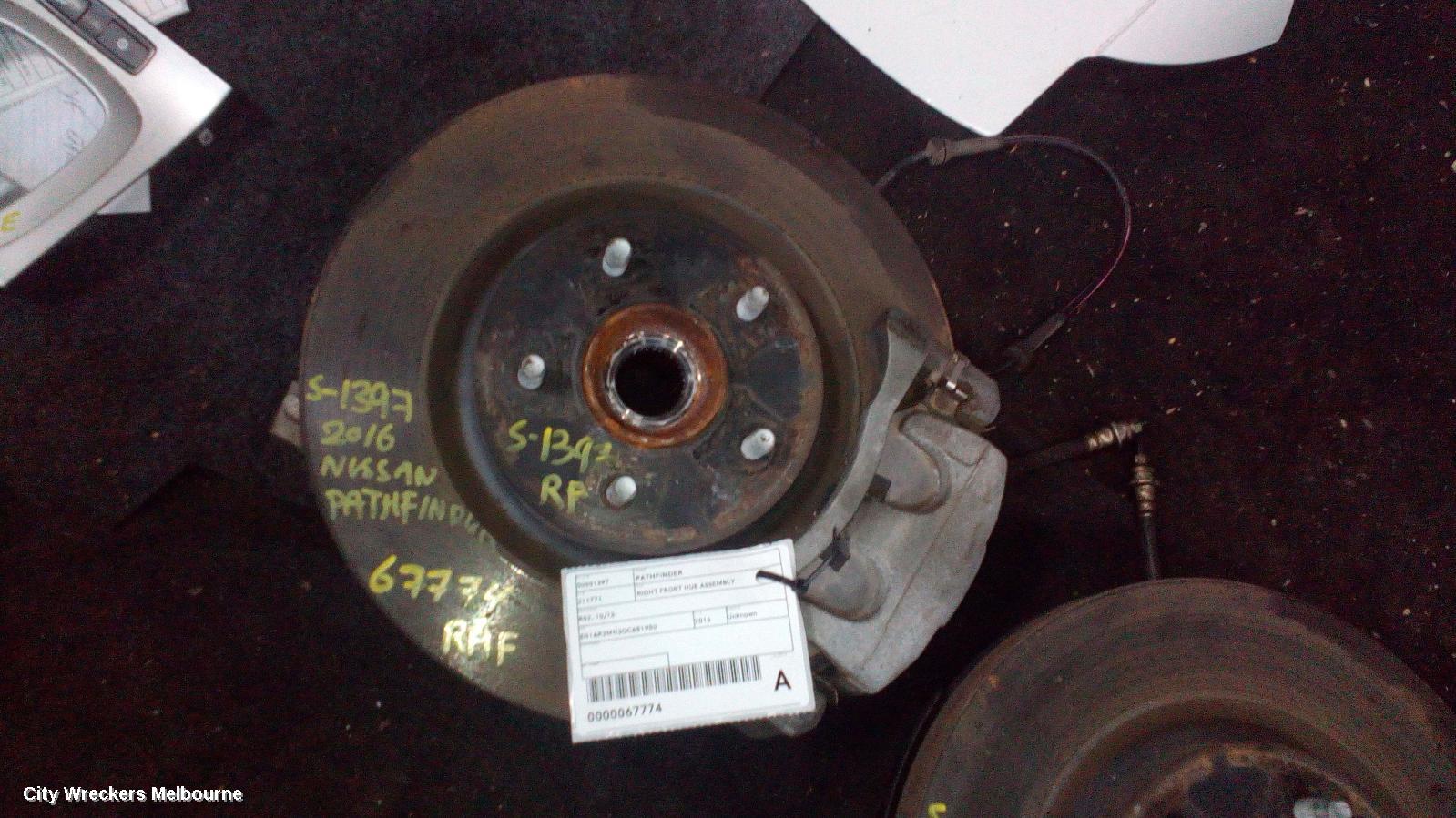 NISSAN PATHFINDER RIGHT FRONT HUB ASSEMBLY, R52, 06/2013 - 04/2021