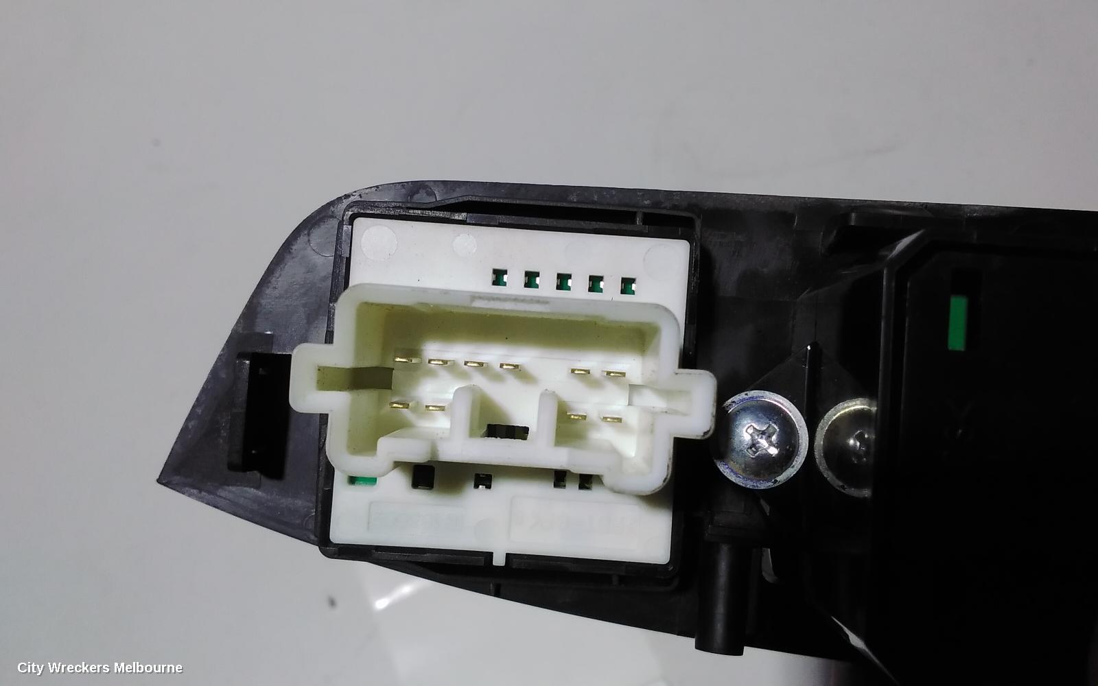 PEUGEOT 4007 PWR DR WIND SWITCH, RH FRONT (MASTER SWITCH), GS, 11/2009 - 08/2013