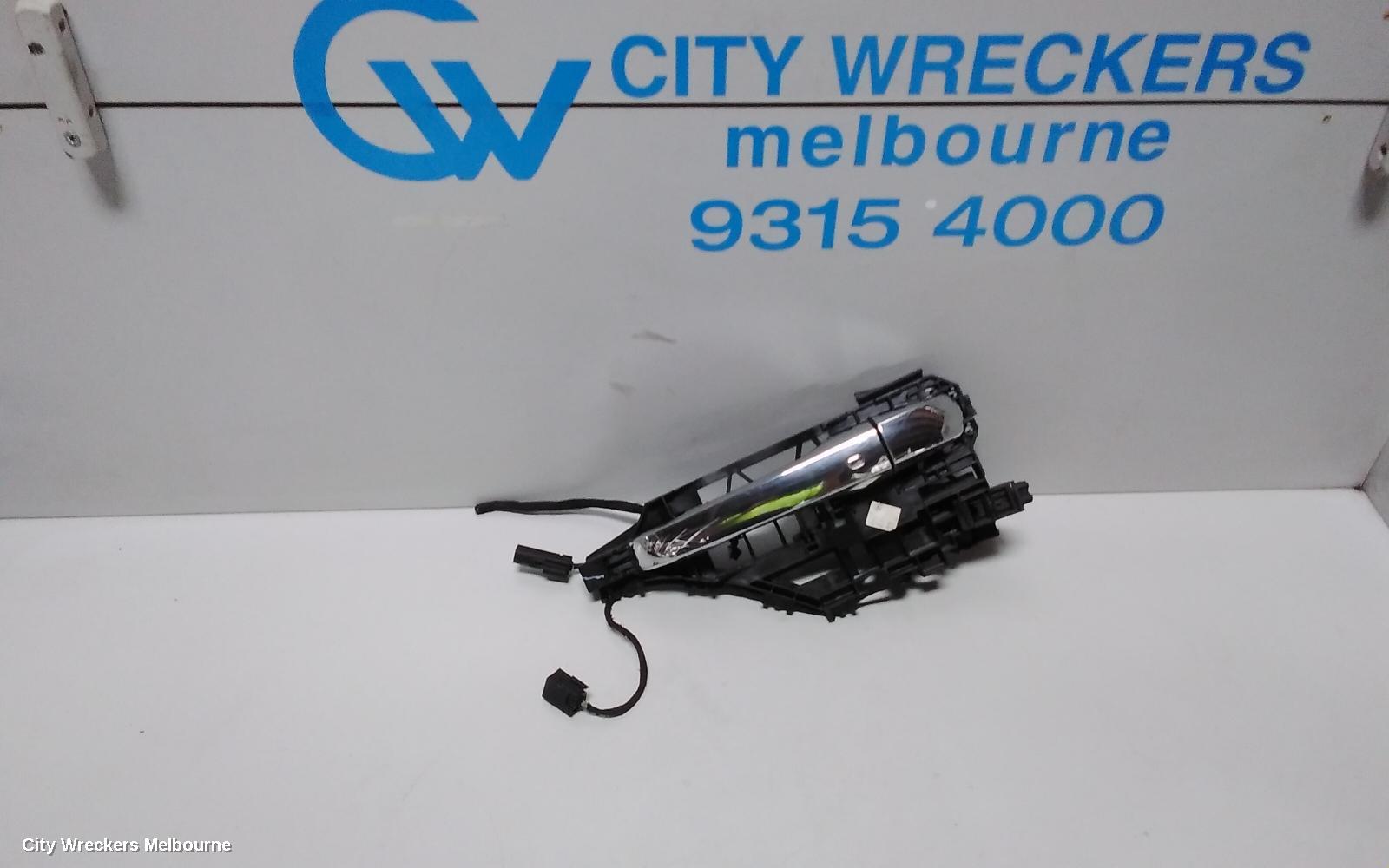 CHRYSLER 300C DOOR HANDLE, OUTER, RH FRONT, LX2, 07/2012 - 12/2014