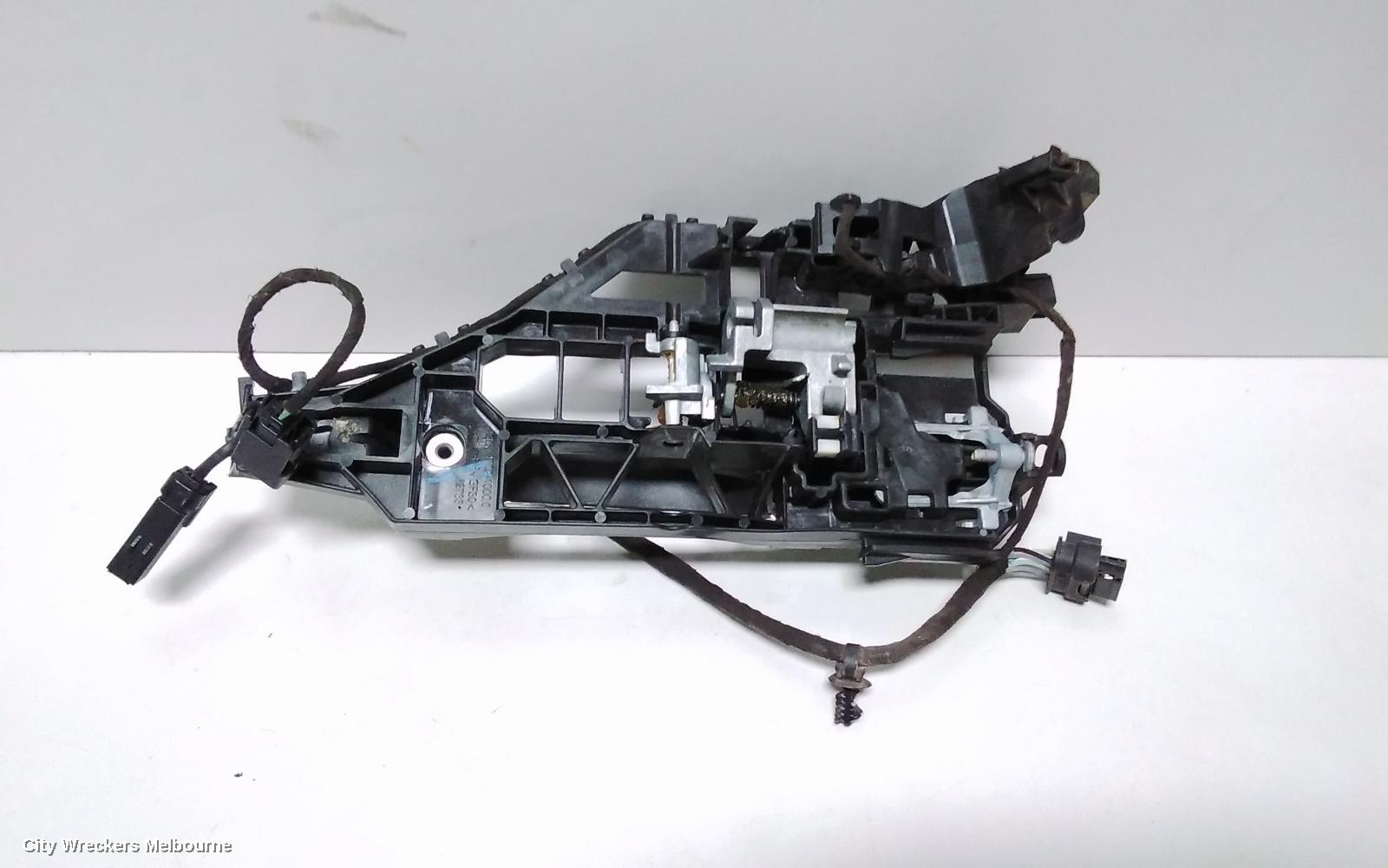 CHRYSLER 300C DOOR HANDLE, OUTER, RH FRONT, LX2, 07/2012 - 12/2014