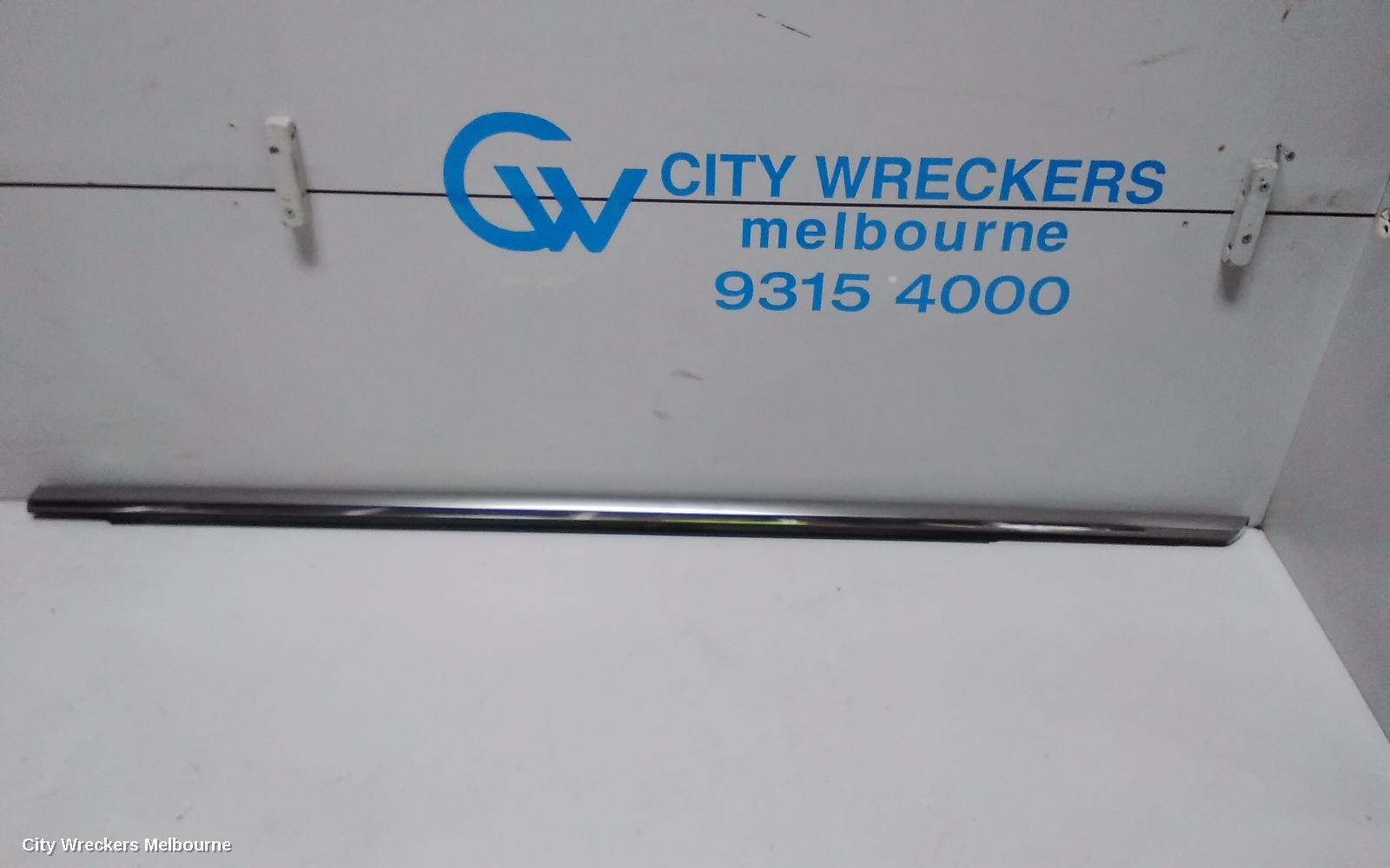 CHRYSLER 300C DOOR MOULD, CHOROM MOULD REFER TO PHOTO: 67882, LX2, 12/2011 - 12/2021