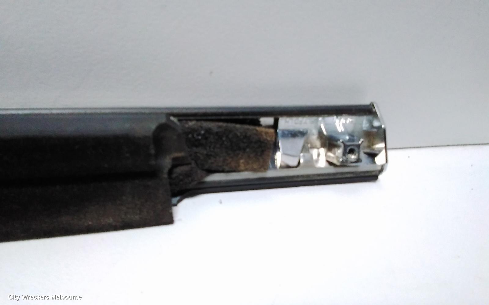 CHRYSLER 300C DOOR MOULD, CHOROM MOULD REFER TO PHOTO: 67882, LX2, 12/2011 - 12/2021