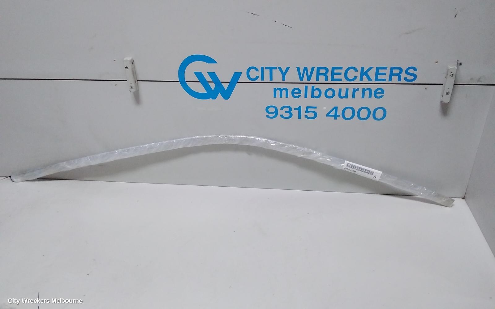 CHRYSLER 300C DOOR MOULD, DOOR TOP CHOROM : 67884, LX2, 12/2011 - 12/2021