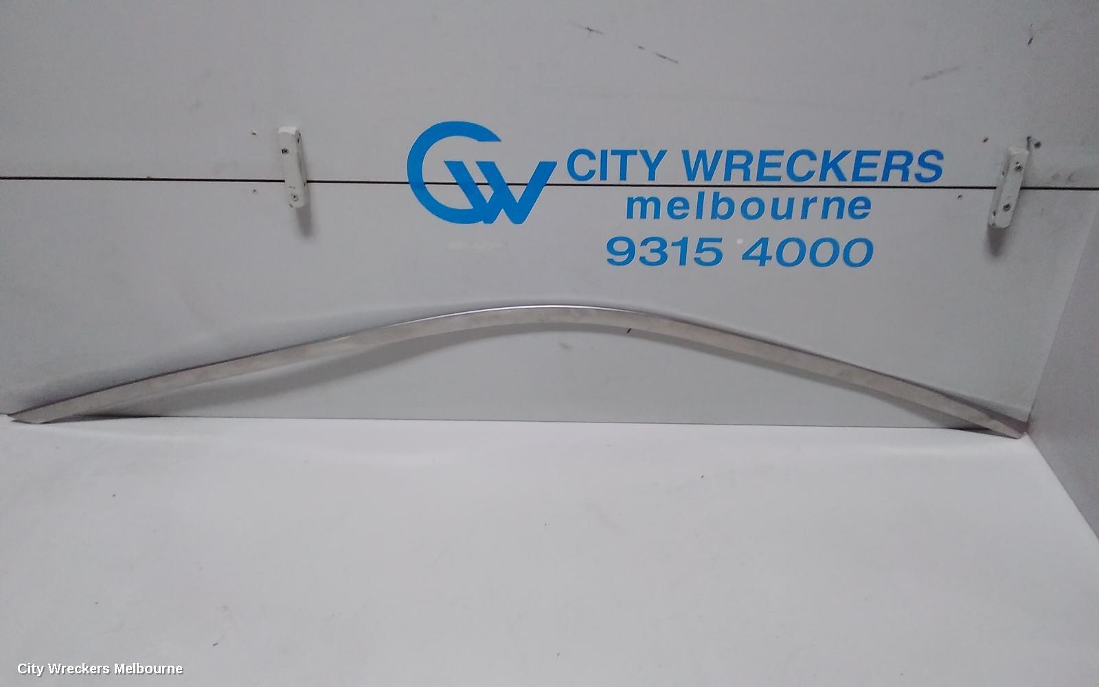 CHRYSLER 300C DOOR MOULD, DOOR TOP CHOROM : 67884, LX2, 12/2011 - 12/2021