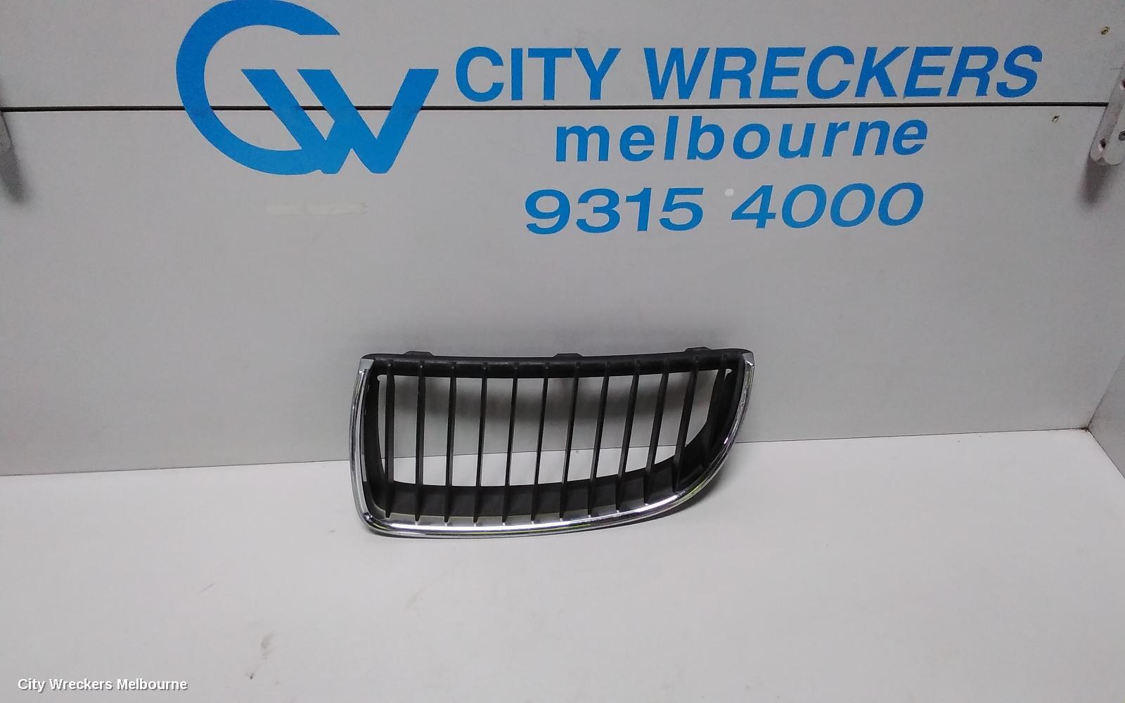 BMW 3 SERIES GRILLE, RADIATOR GRILLE (LH SIDE), E90/E91, SEDAN/WAGON, BLACK/CHROME, 03/2005 - 08/2008