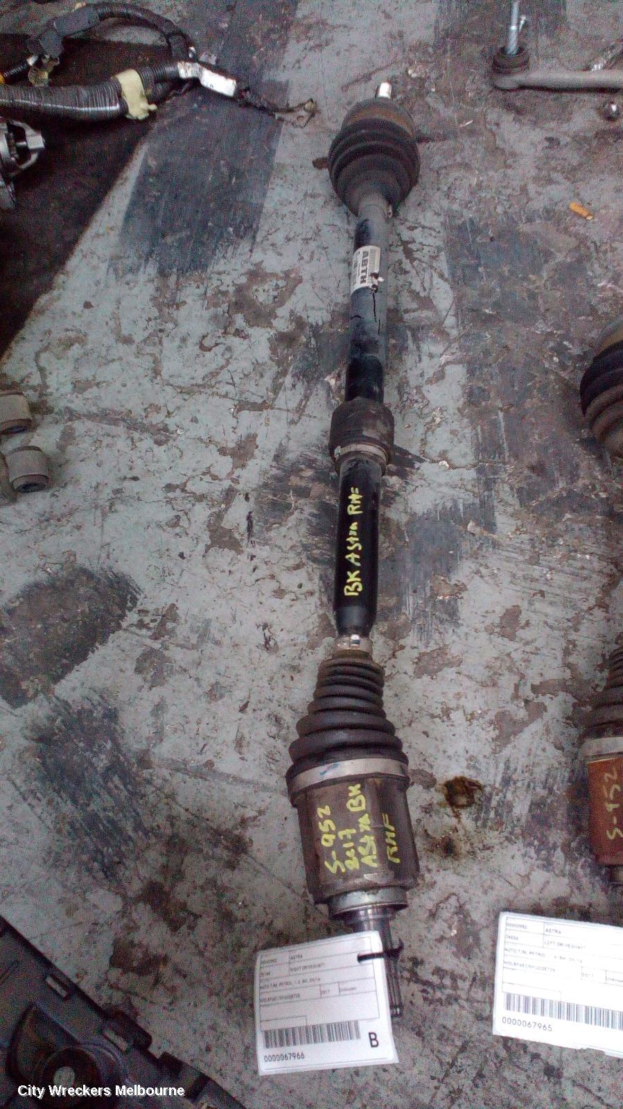 HOLDEN ASTRA RIGHT DRIVESHAFT, AUTO T/M, PETROL, 1.4, BK, 09/2016 ONWARDS