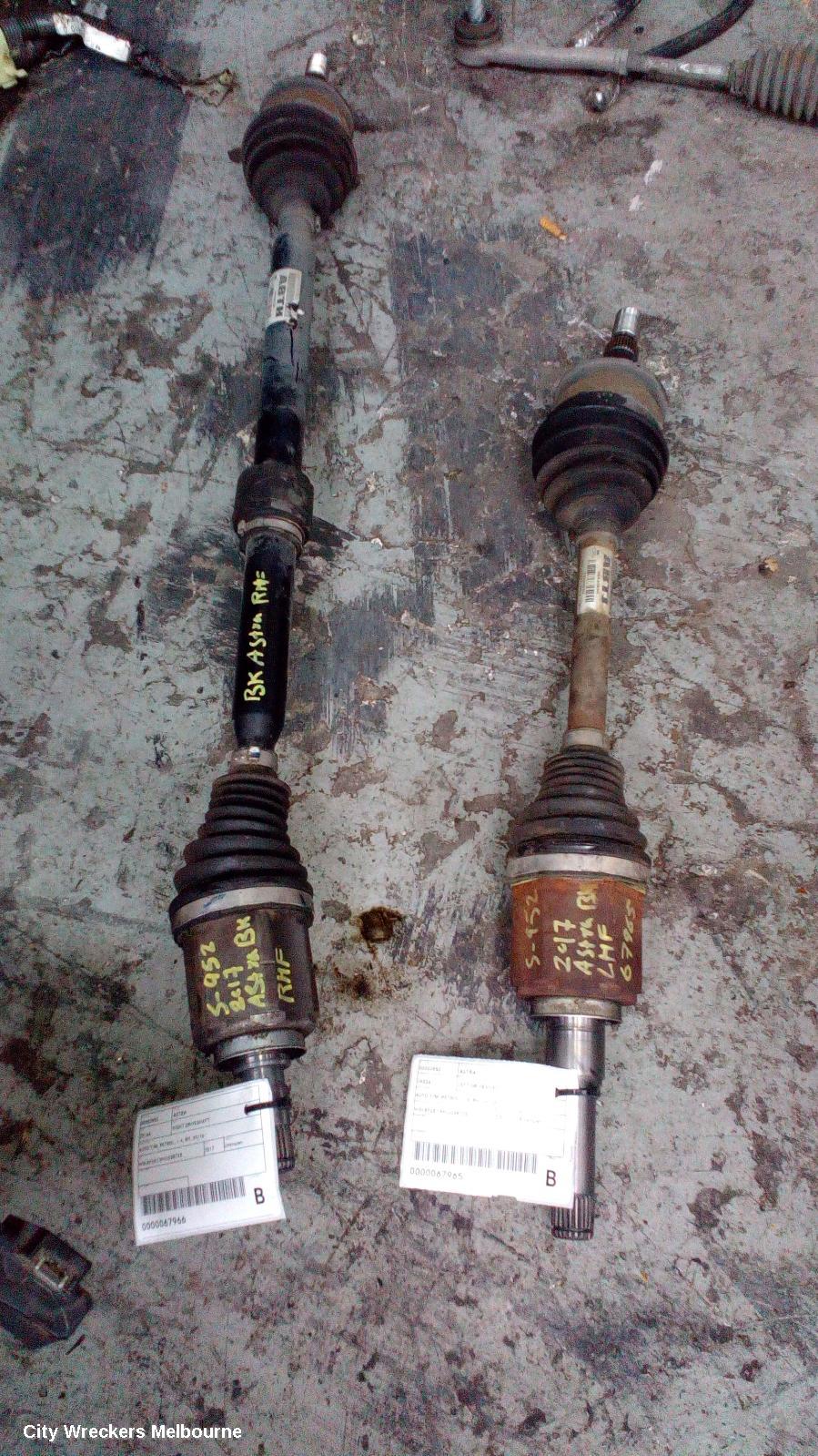 HOLDEN ASTRA RIGHT DRIVESHAFT, AUTO T/M, PETROL, 1.4, BK, 09/2016 ONWARDS
