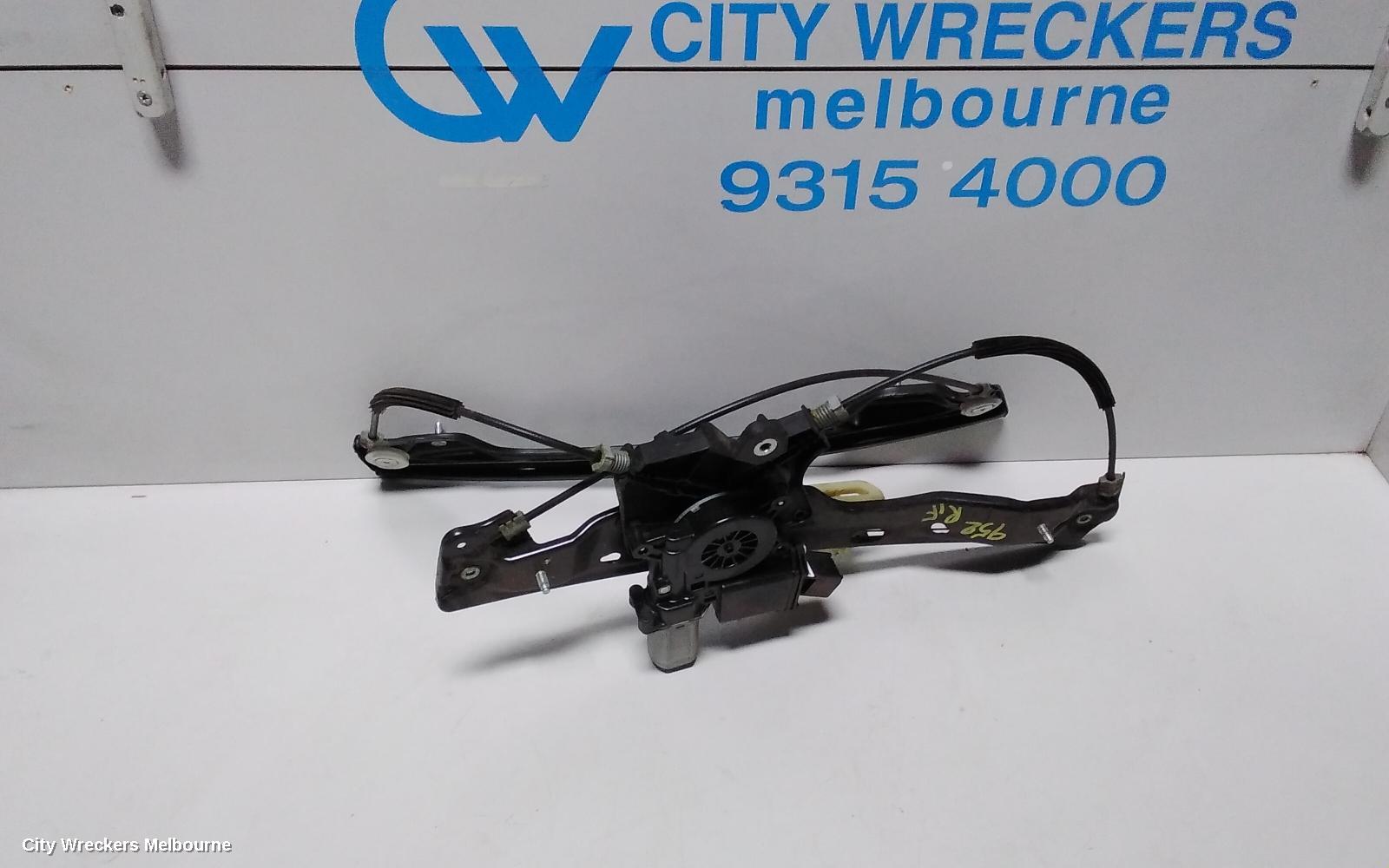 HOLDEN ASTRA RIGHT FRONT WINDOW REG/MOTOR, BK-BL, 09/2016 - 12/2020