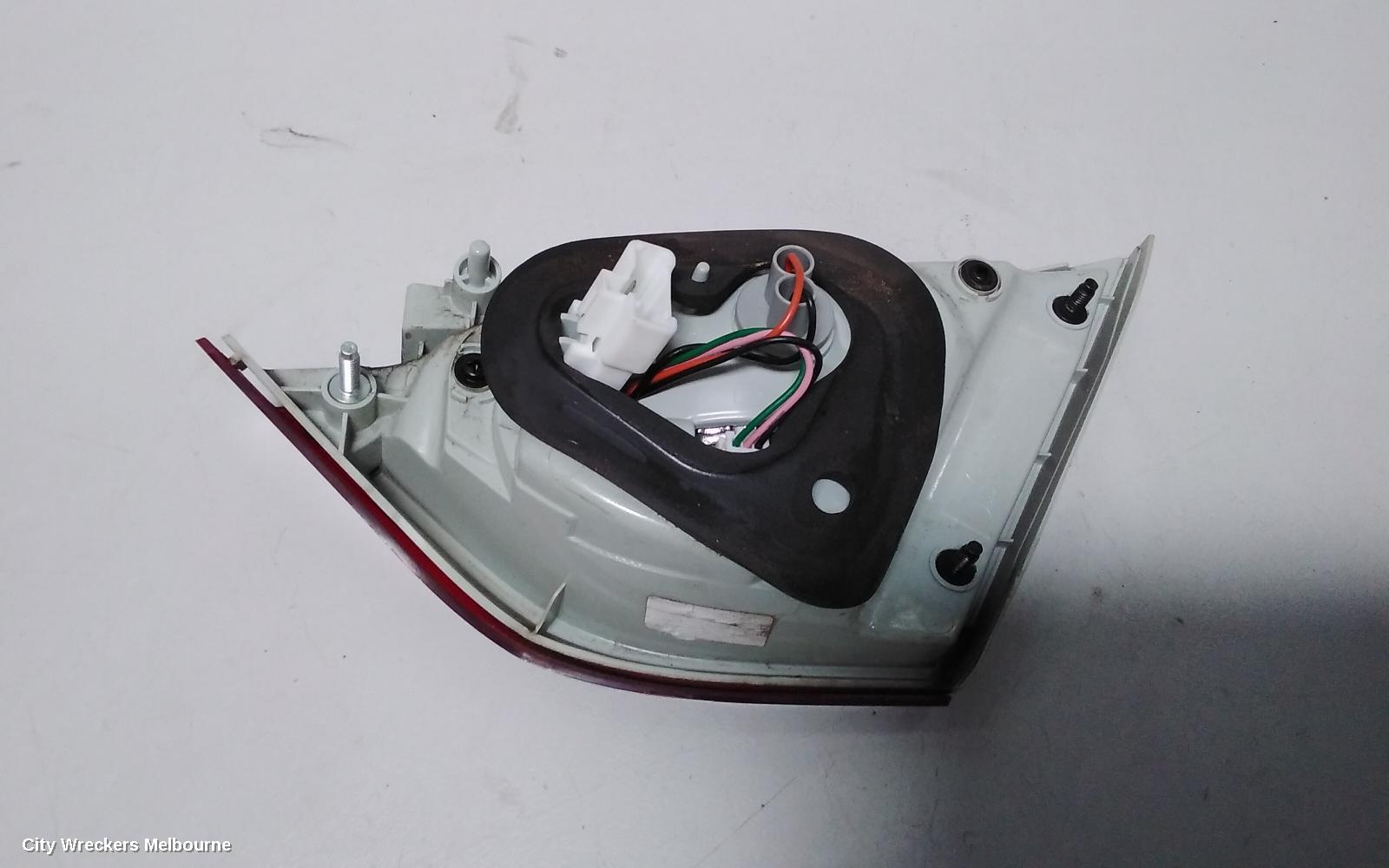 HYUNDAI I45 REAR GARNISH, BOOTLID LAMP (LH SIDE), YF, NON LED TYPE, 02/2010 - 05/2013 (AUS ONLY)