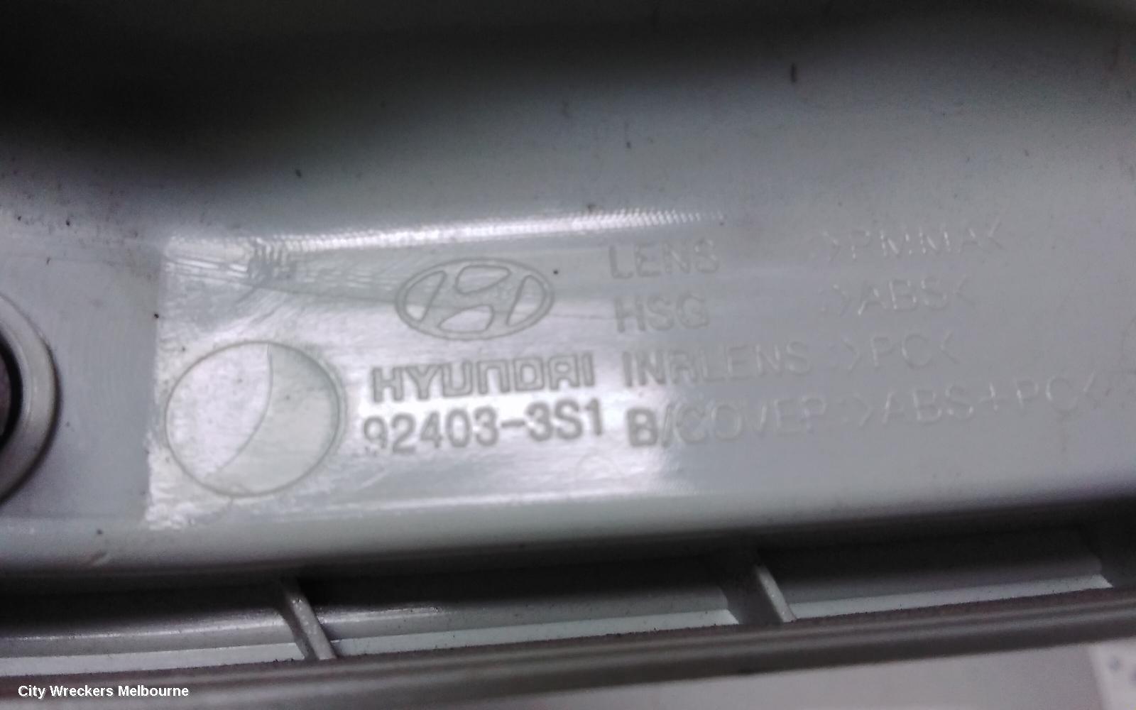 HYUNDAI I45 REAR GARNISH, BOOTLID LAMP (LH SIDE), YF, NON LED TYPE, 02/2010 - 05/2013 (AUS ONLY)