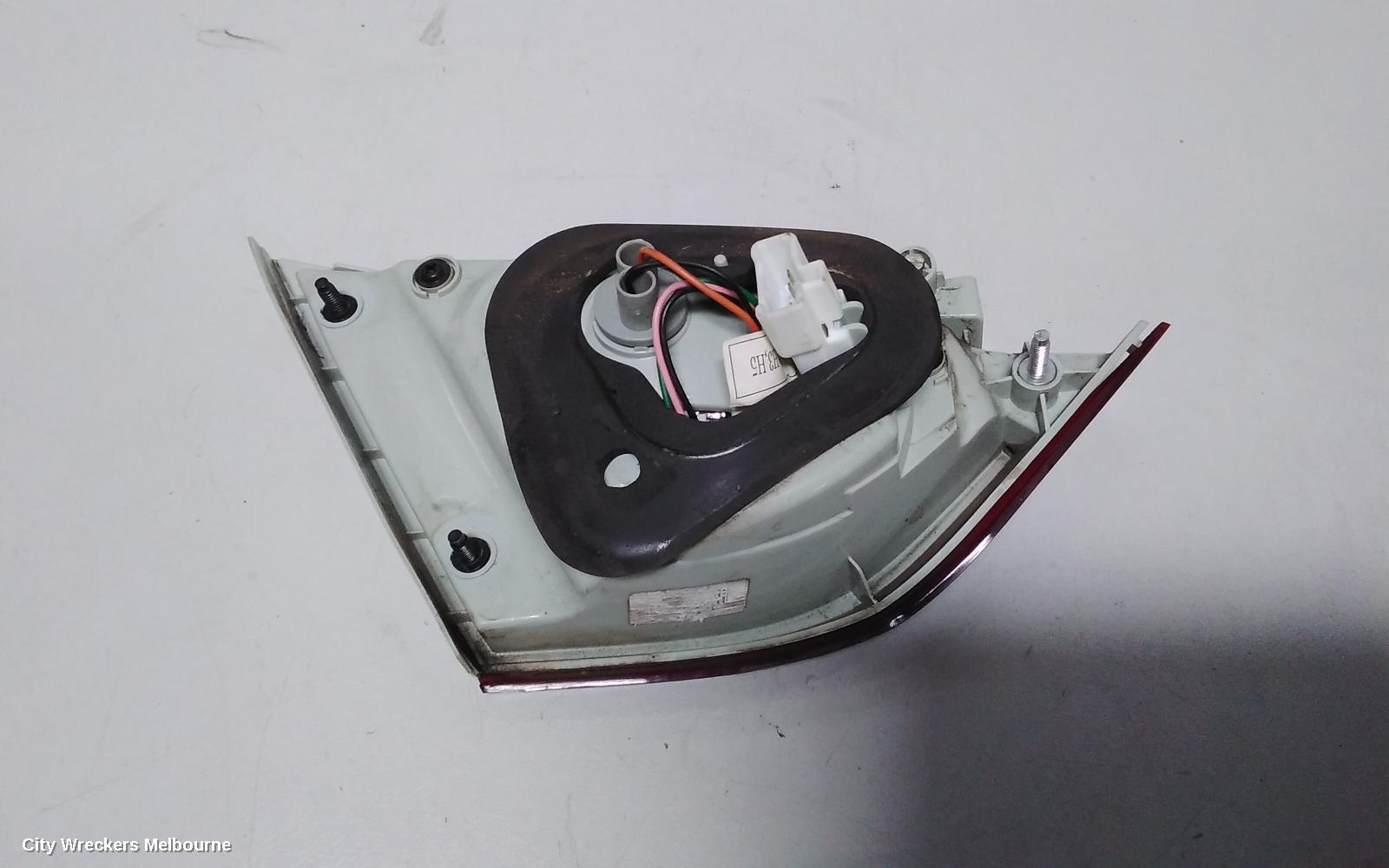 HYUNDAI I45 REAR GARNISH, BOOTLID LAMP (RH SIDE), YF, NON LED TYPE, 02/2010 - 05/2013 (AUS ONLY)