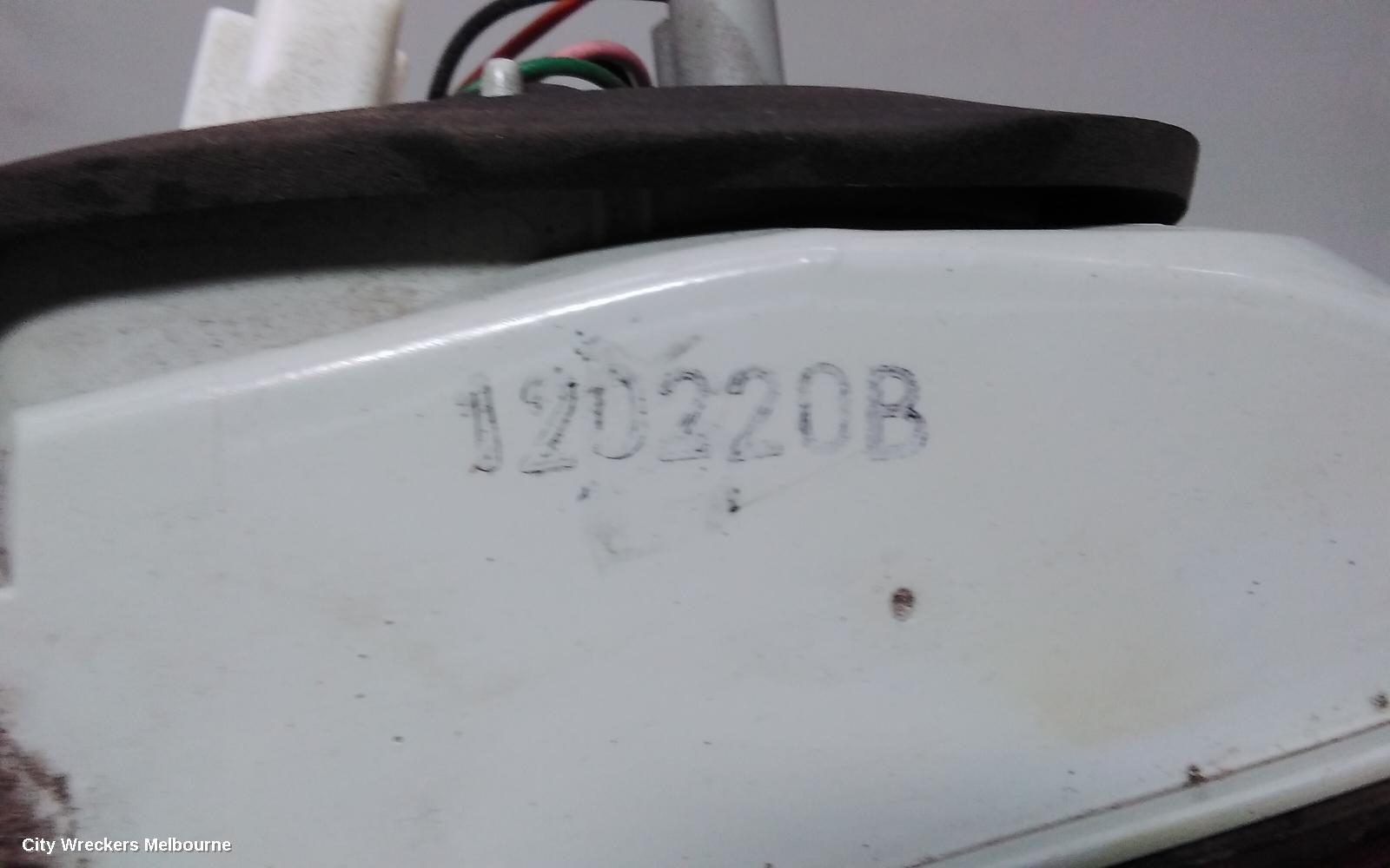 HYUNDAI I45 REAR GARNISH, BOOTLID LAMP (RH SIDE), YF, NON LED TYPE, 02/2010 - 05/2013 (AUS ONLY)