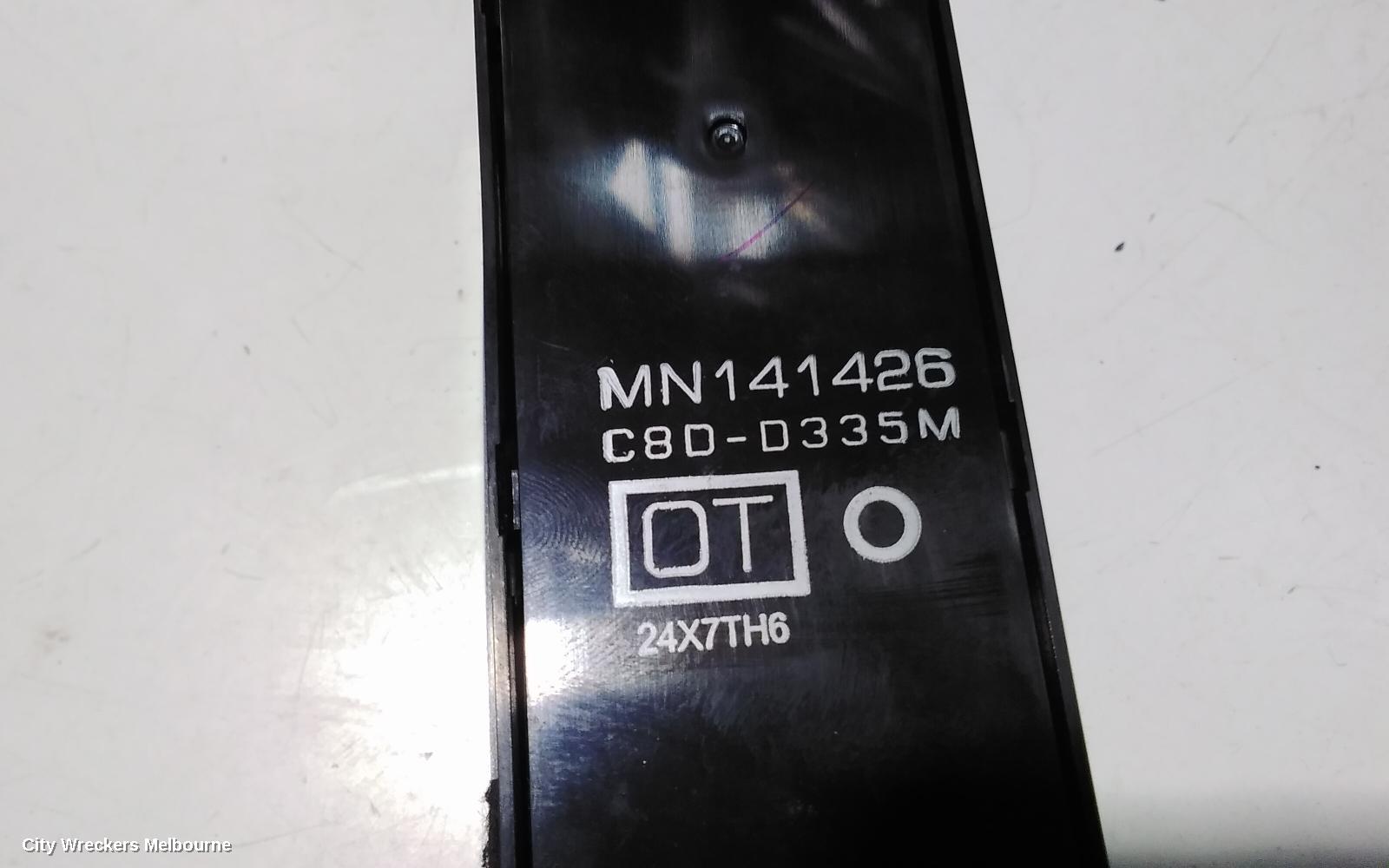 MITSUBISHI PAJERO PWR DR WIND SWITCH, RH FRONT (MASTER SWITCH), 5DR, NS-NT, 11/2006 ONWARDS