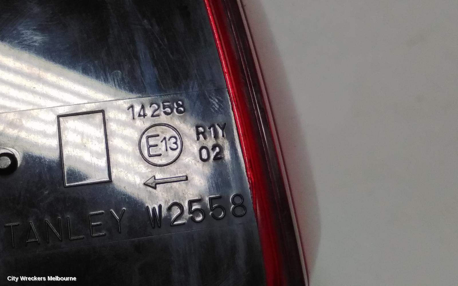 MITSUBISHI OUTLANDER REAR GARNISH, TAILGATE LAMP (LH SIDE), ZK-ZL, 04/2015 ONWARDS