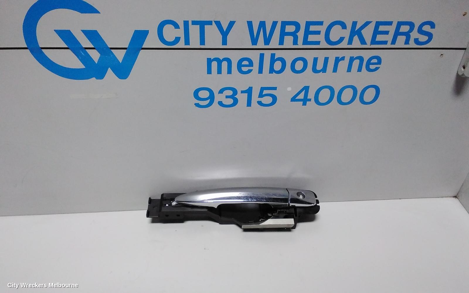 NISSAN PULSAR DOOR HANDLE, OUTER, RH FRONT, NON PUSH BUTTON START TYPE, B17, SEDAN, 12/2012 - 12/2017