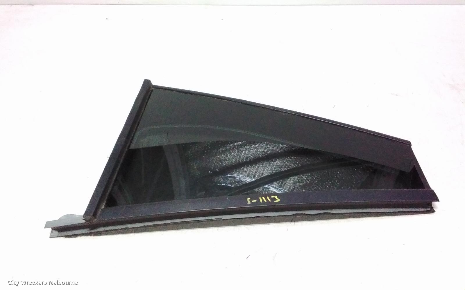 LAND ROVER RANGEROVER SPORT RIGHT REAR 1/4 DOOR GLASS, L320, 08/2005 - 12/2013