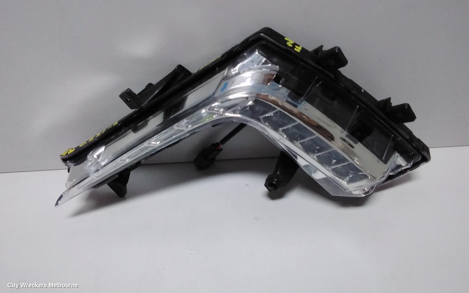 SUZUKI SWIFT RIGHT INDICATOR/FOG/SIDE, DAYTIME RUNNING LAMP, FZ, 10/2013 - 03/2017