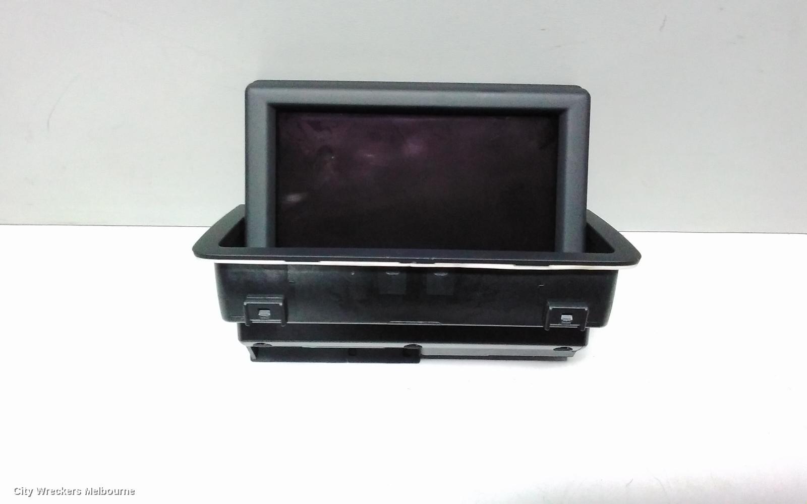 AUDI A1 RADIO/CD/DVD/SAT/TV, RADIO CONTROL UNIT, 8X, NON ACTIVE SPEAKER TYPE (P/N 4G0035053E), 11/2011 - 11/2012