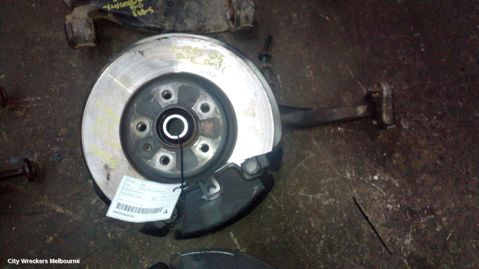 AUDI Q5 LEFT FRONT HUB ASSEMBLY, 8R, Q5/SQ5, 03/2009 - 01/2017