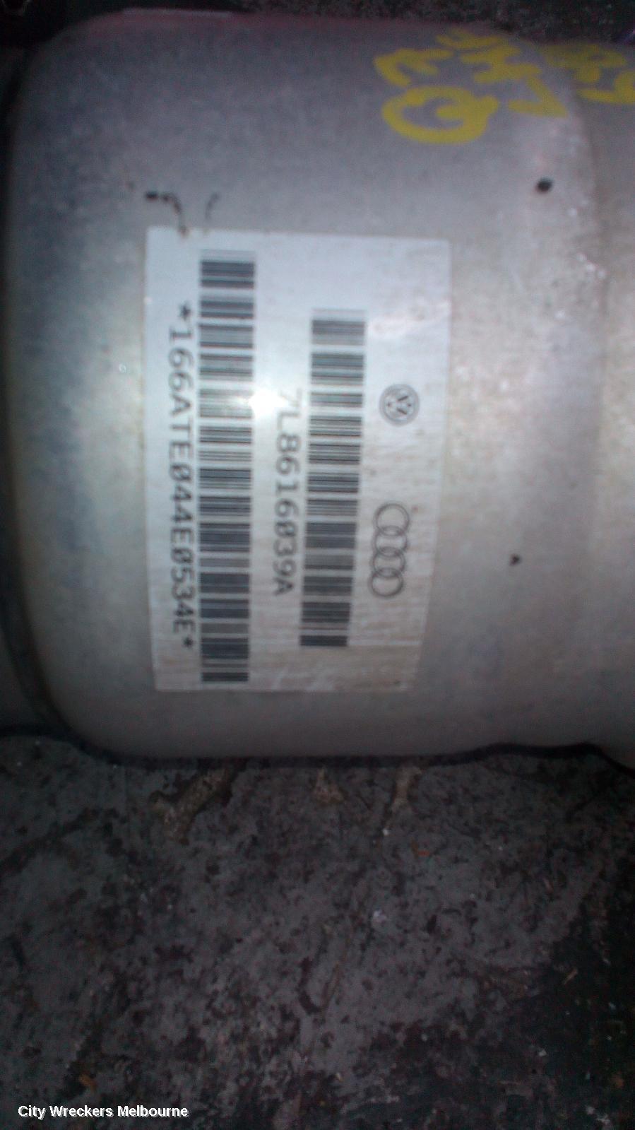 AUDI Q7 LEFT FRONT STRUT, 4L, AIRBAG TYPE, 09/2006 - 08/2015
