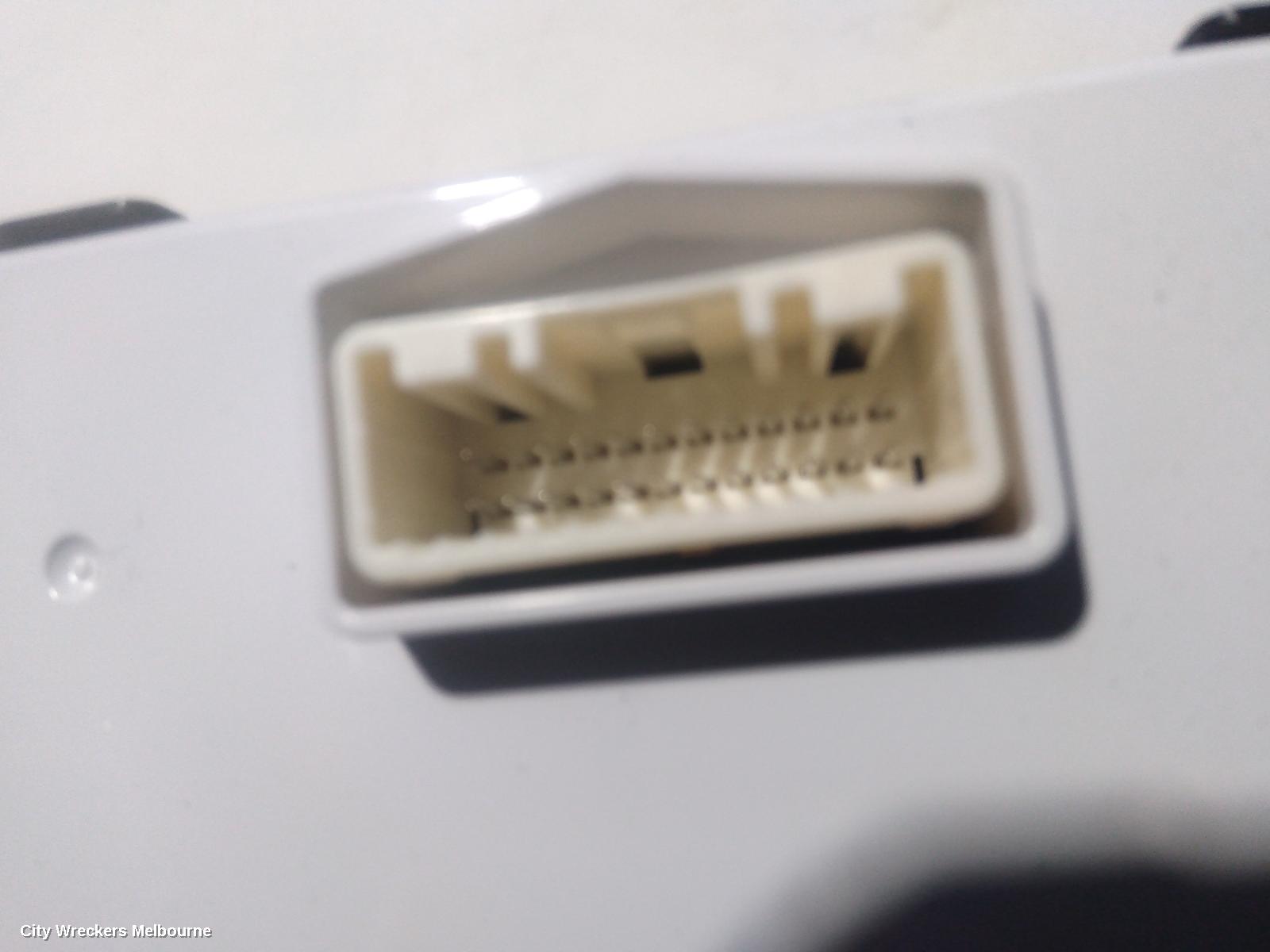 MAZDA CX3 HEATER/AC CONTROLS, DK, CLIMATE CONTROL TYPE, 03/2015 ONWARDS