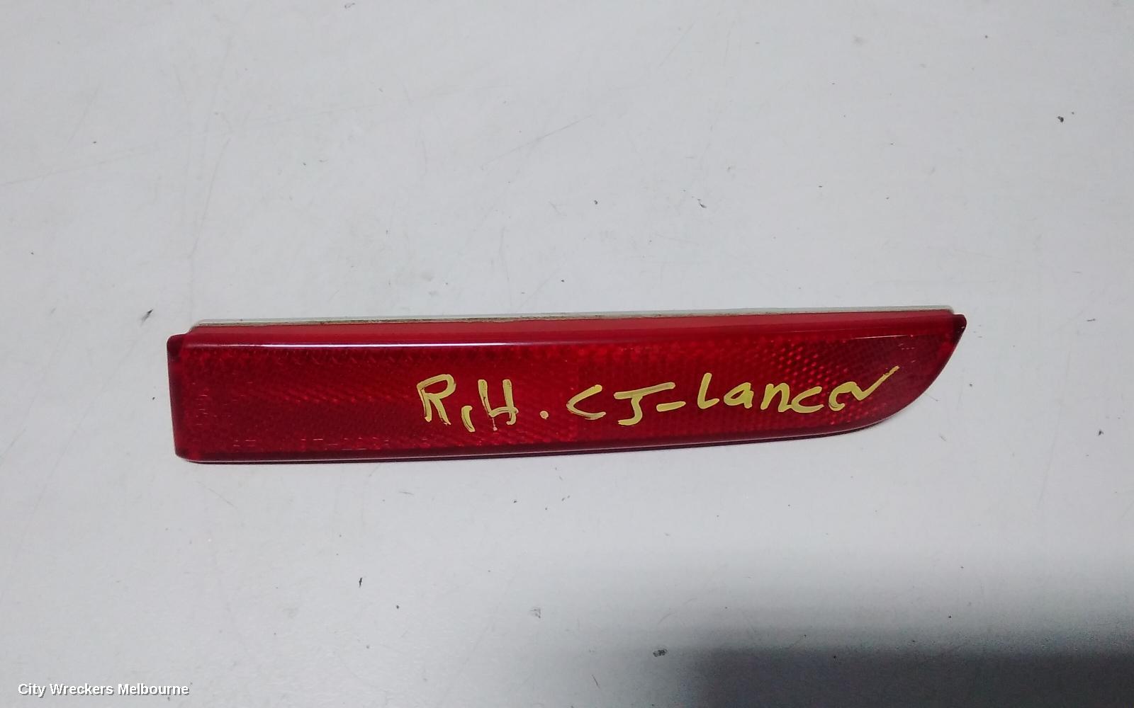 MITSUBISHI LANCER, CJ 09/2007 - 10/2015, RH REAR BUMPER REFLECTOR: 68751