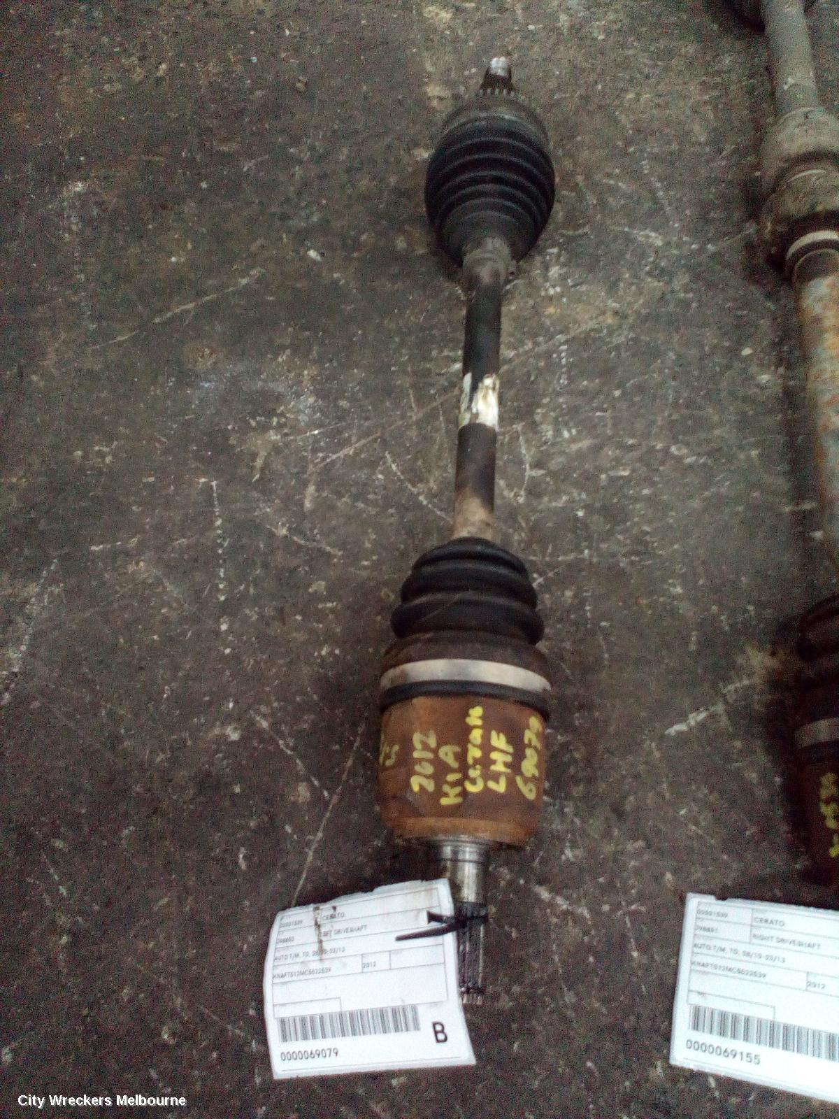 KIA CERATO LEFT DRIVESHAFT, AUTO T/M, TD, 08/2010 - 03/2013