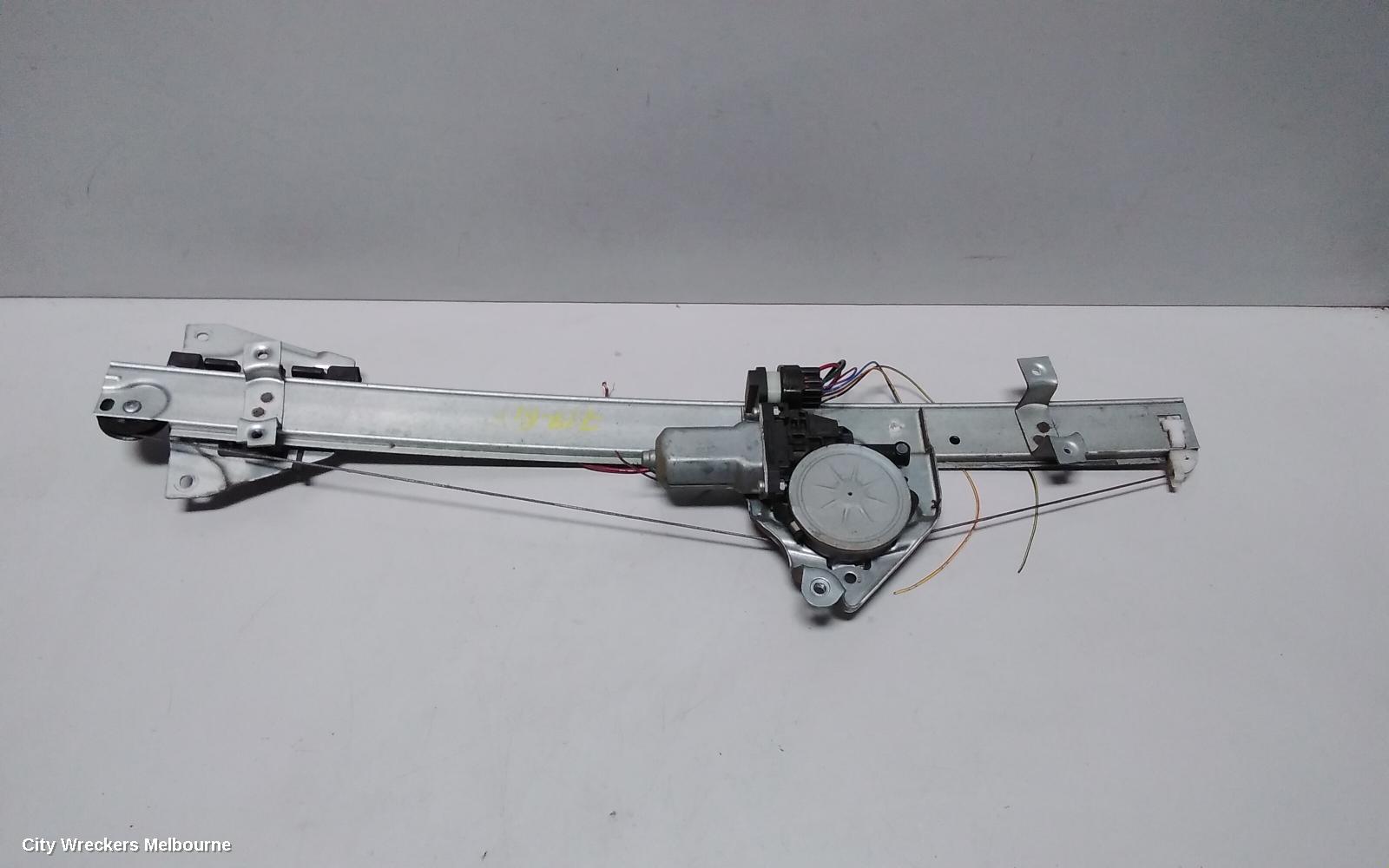 MITSUBISHI PAJERO RIGHT FRONT WINDOW REG/MOTOR, NS-NW, 5DR WAGON, 11/2006 ONWARDS