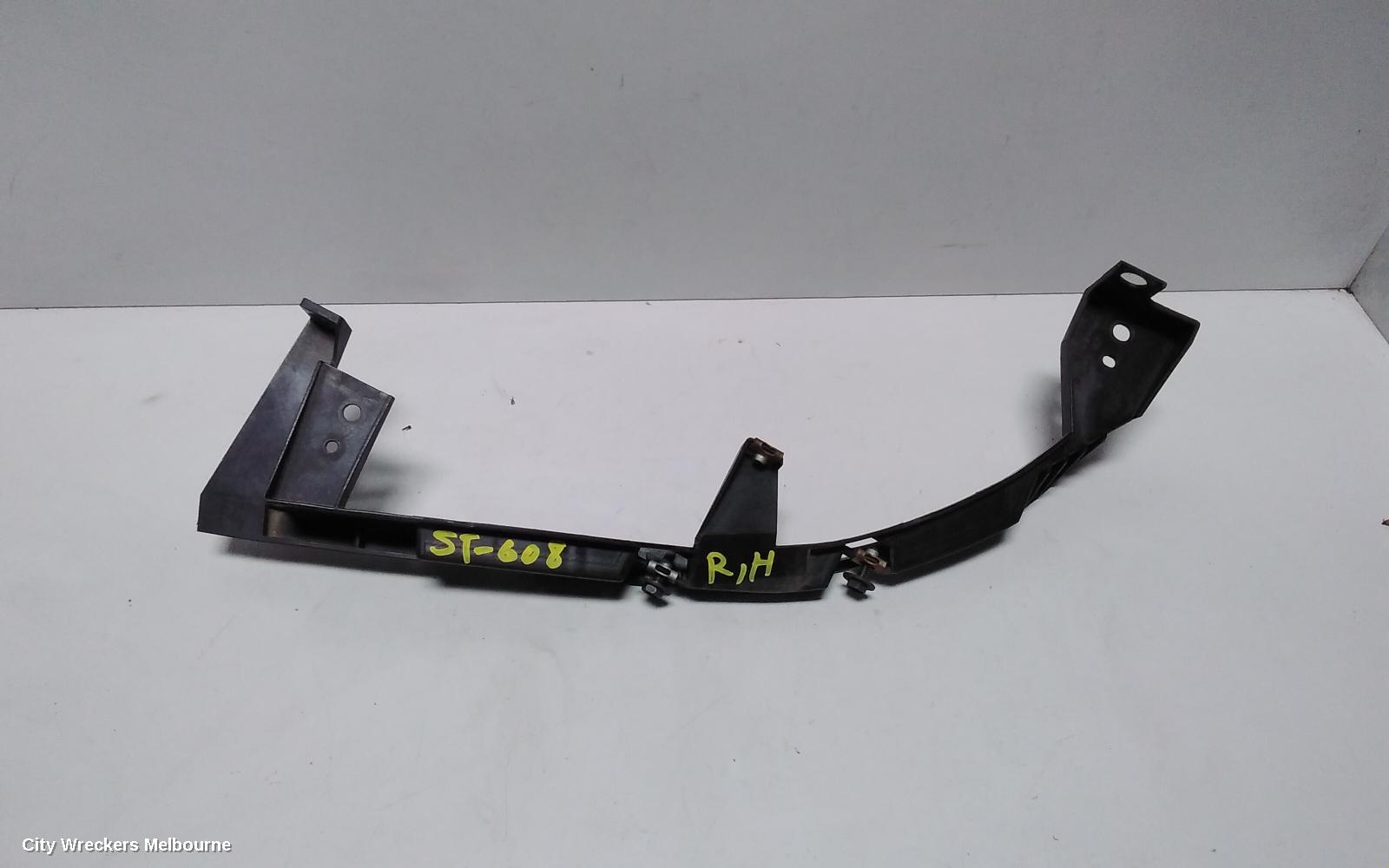 SUBARU IMPREZA, G3, 08/2007 - 11/2011, RH HEAD LIGHT BRAKET: 69074