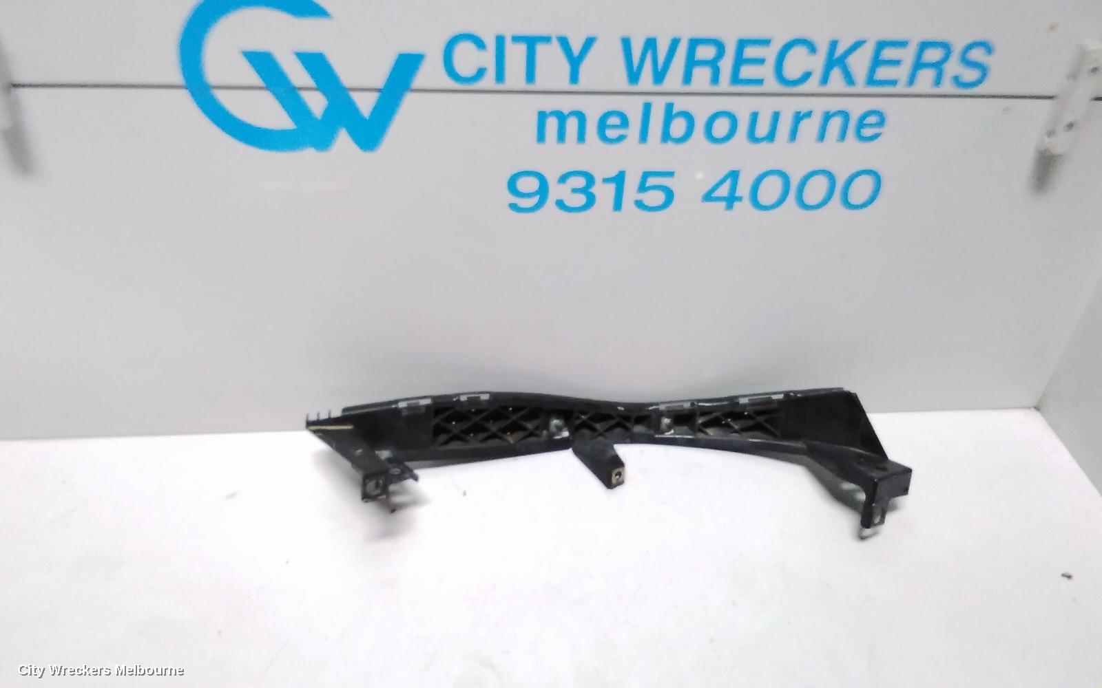 SUBARU IMPREZA, G3, 08/2007 - 11/2011, RH HEAD LIGHT BRAKET: 69074