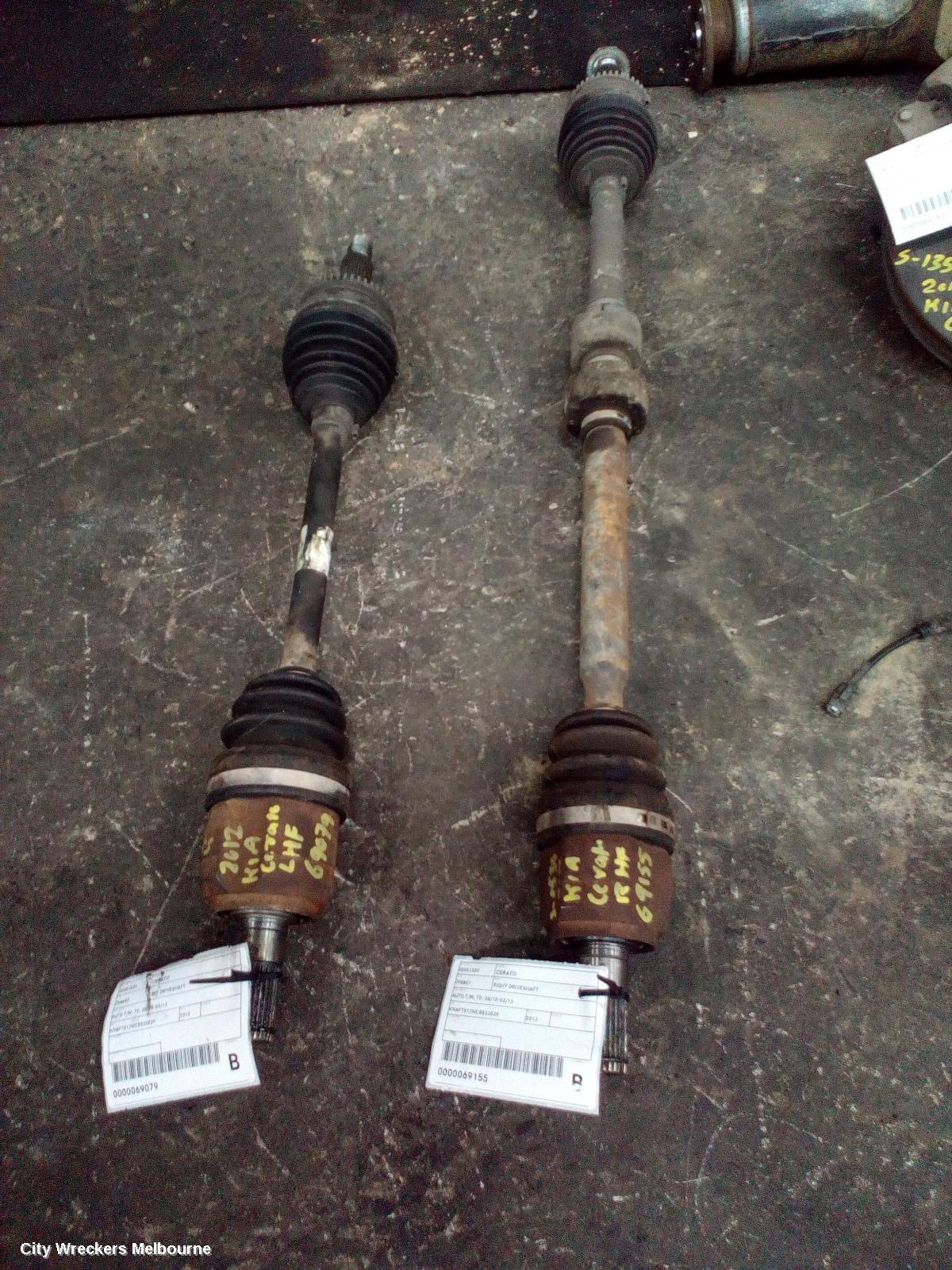 KIA CERATO RIGHT DRIVESHAFT, AUTO T/M, TD, 08/2010 - 03/2013