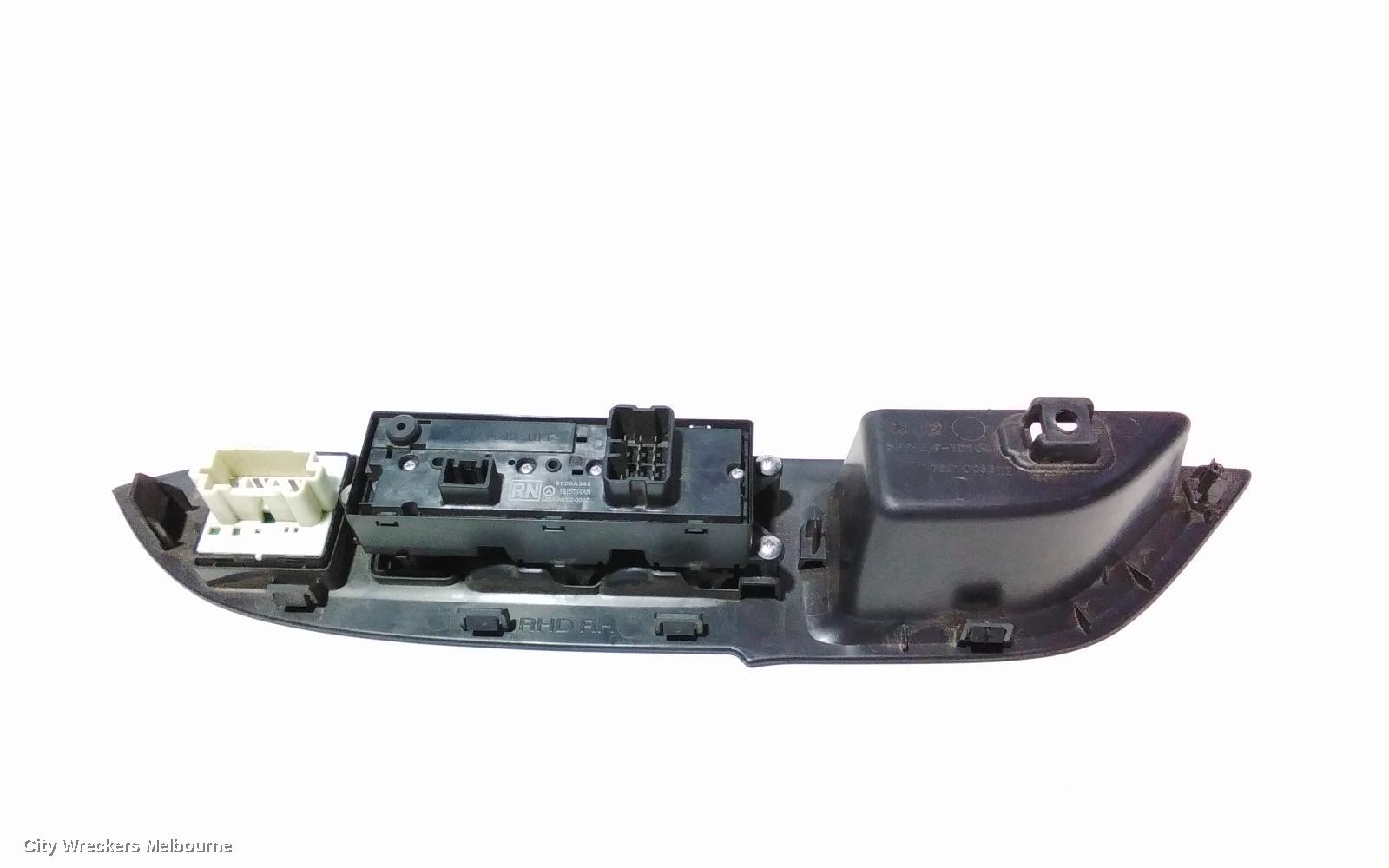 MITSUBISHI OUTLANDER PWR DR WIND SWITCH, RH FRONT (MASTER SWITCH), ZK, 04/2015 - 03/2018