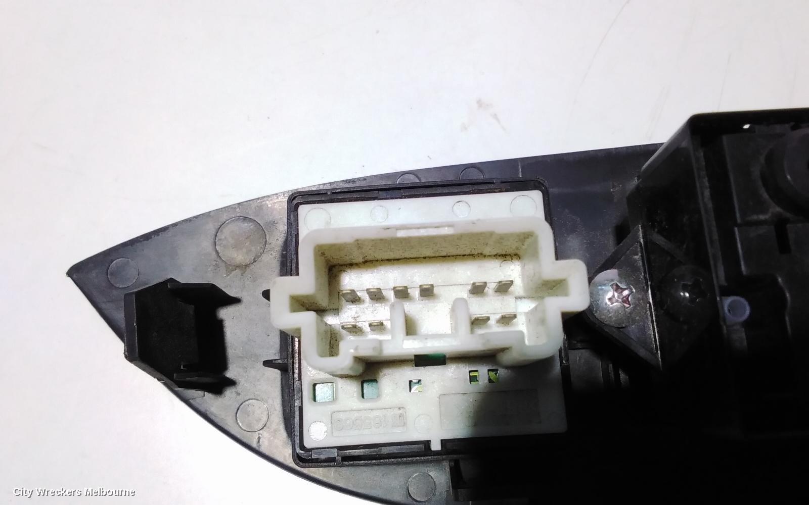MITSUBISHI OUTLANDER PWR DR WIND SWITCH, RH FRONT (MASTER SWITCH), ZK, 04/2015 - 03/2018
