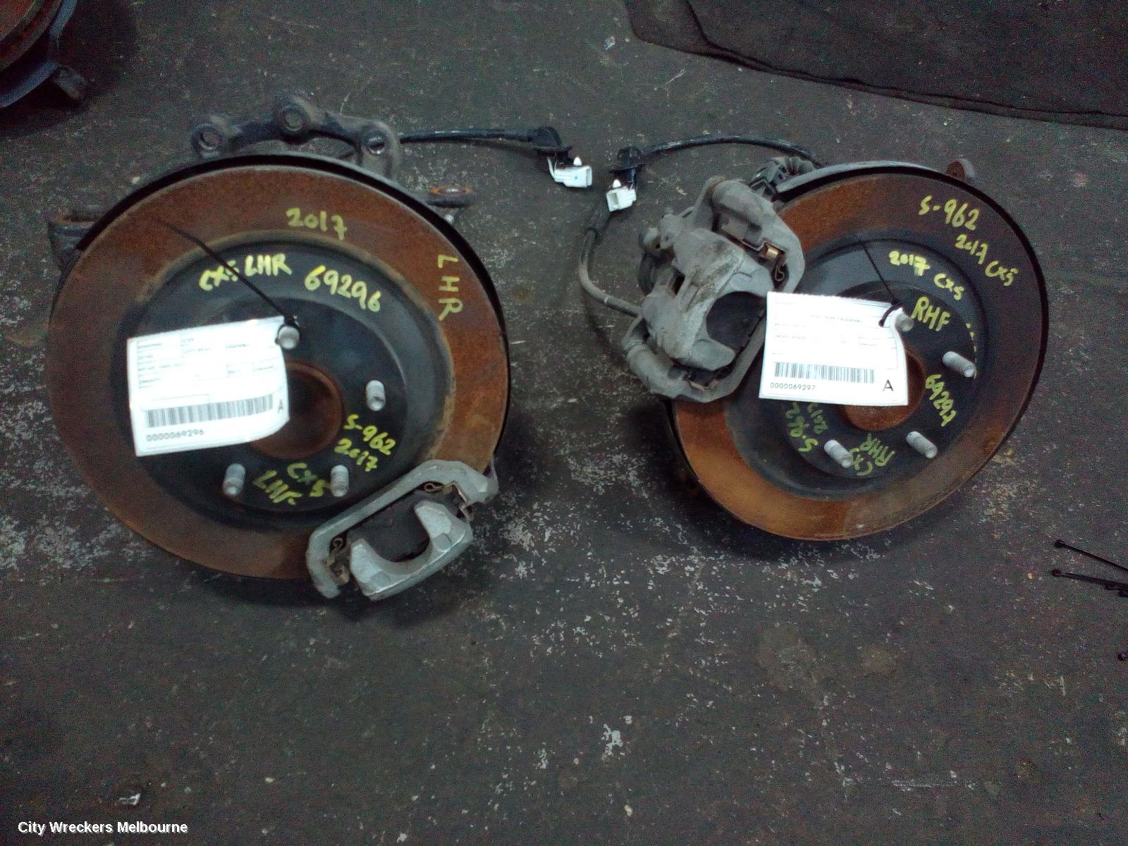 MAZDA CX5 LEFT REAR HUB ASSEMBLY, KE-KF, 2WD, BOLT TYPE SHOCK MOUNT, 02/2012 ONWARDS