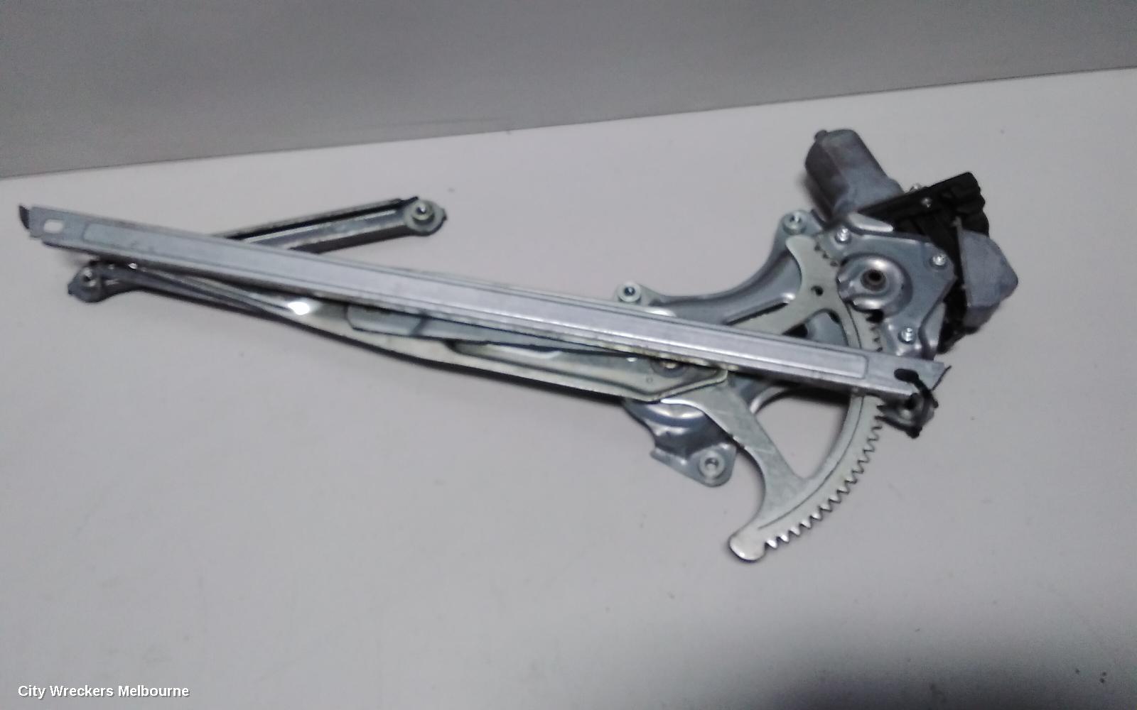 TOYOTA RAV4 RIGHT FRONT WINDOW REG/MOTOR, XA40, 12/2012 - 11/2018