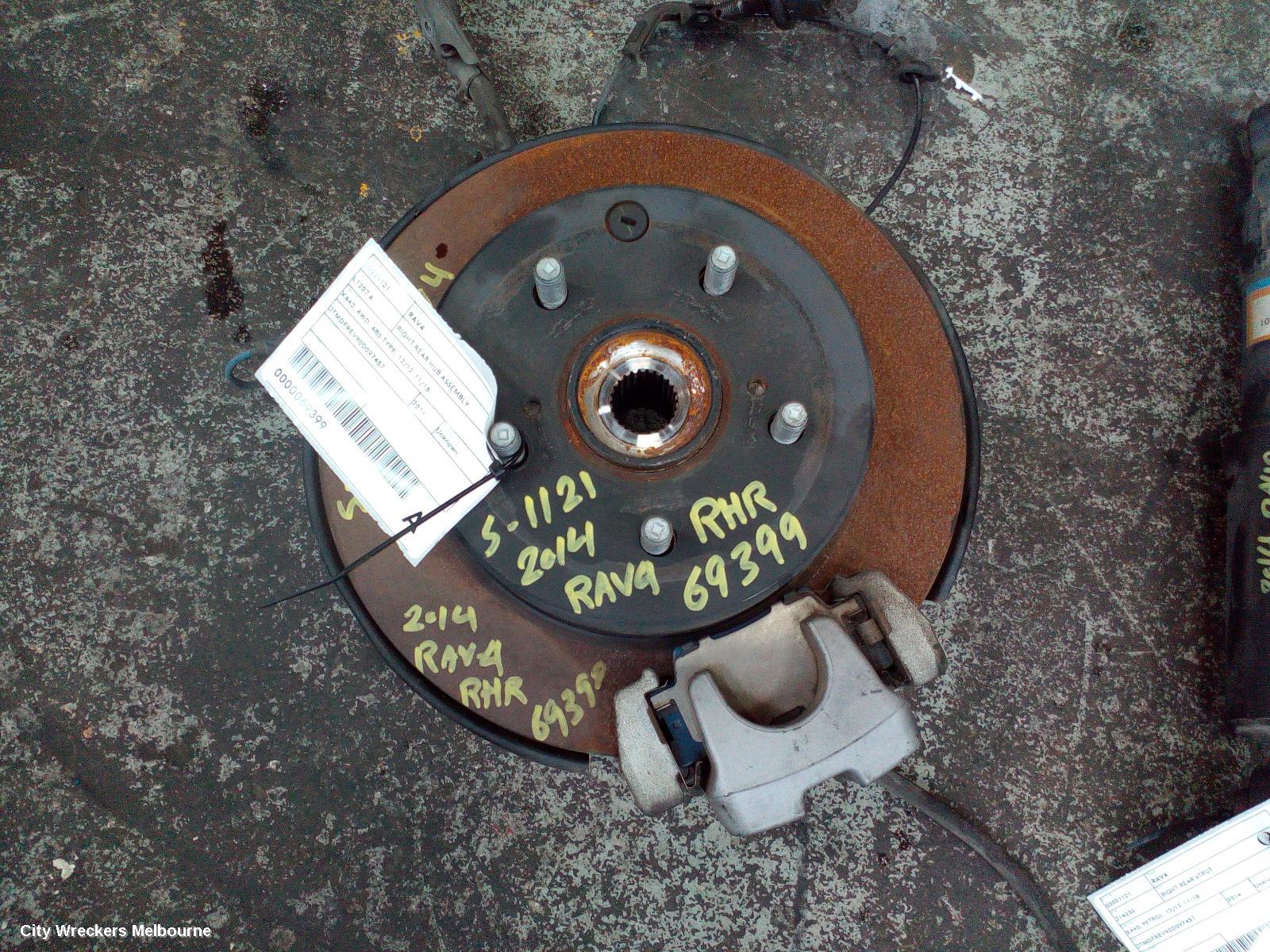 TOYOTA RAV4 RIGHT REAR HUB ASSEMBLY, XA40, 4WD, ABS TYPE, 12/2012 - 11/2018