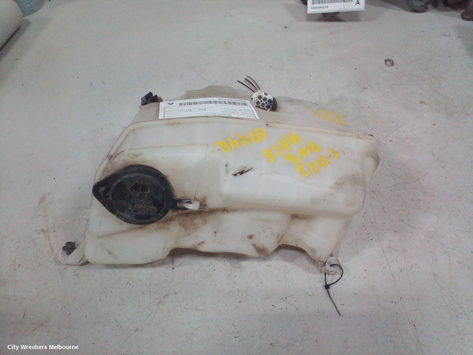TOYOTA HIACE WASHER BOTTLE, TRH/KDH, 03/2005 - 04/2019