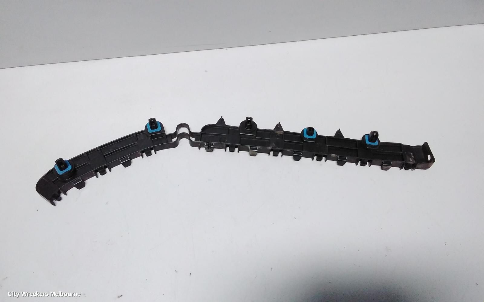 MITSUBISHI OUTLANDER, ZK, 04/2015 - 07/2021, RHR BAR SLIDER: 69445