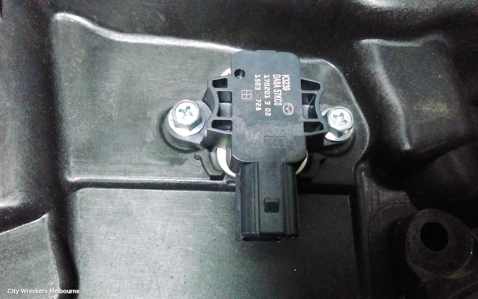 MAZDA CX3 LEFT FRONT WINDOW REG/MOTOR, DK, 03/2015 - 01/2017