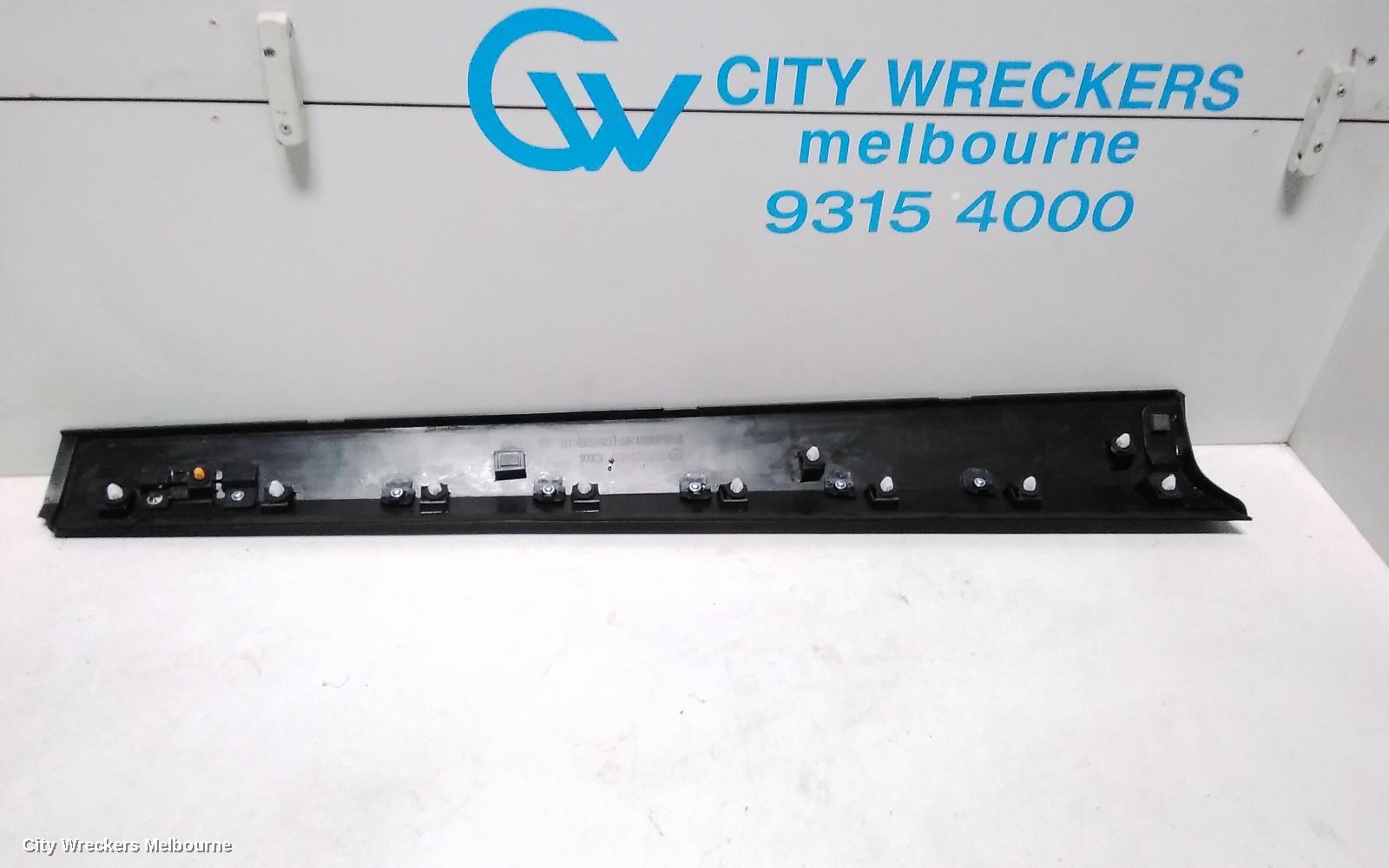 MAZDA CX3 DOOR MOULD, LHF DOOR MOULD: 69479, LH FRONT, DK, CHROME INSERT TYPE, 03/2015 ONWARDS